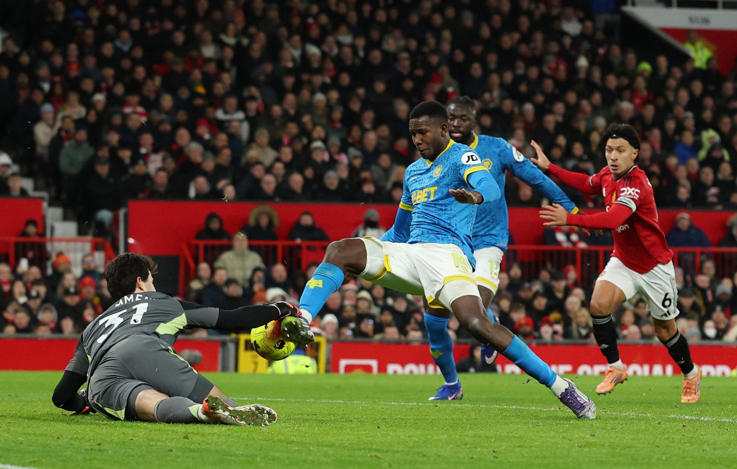 Senne Lammens made some crucial saves in the United goal