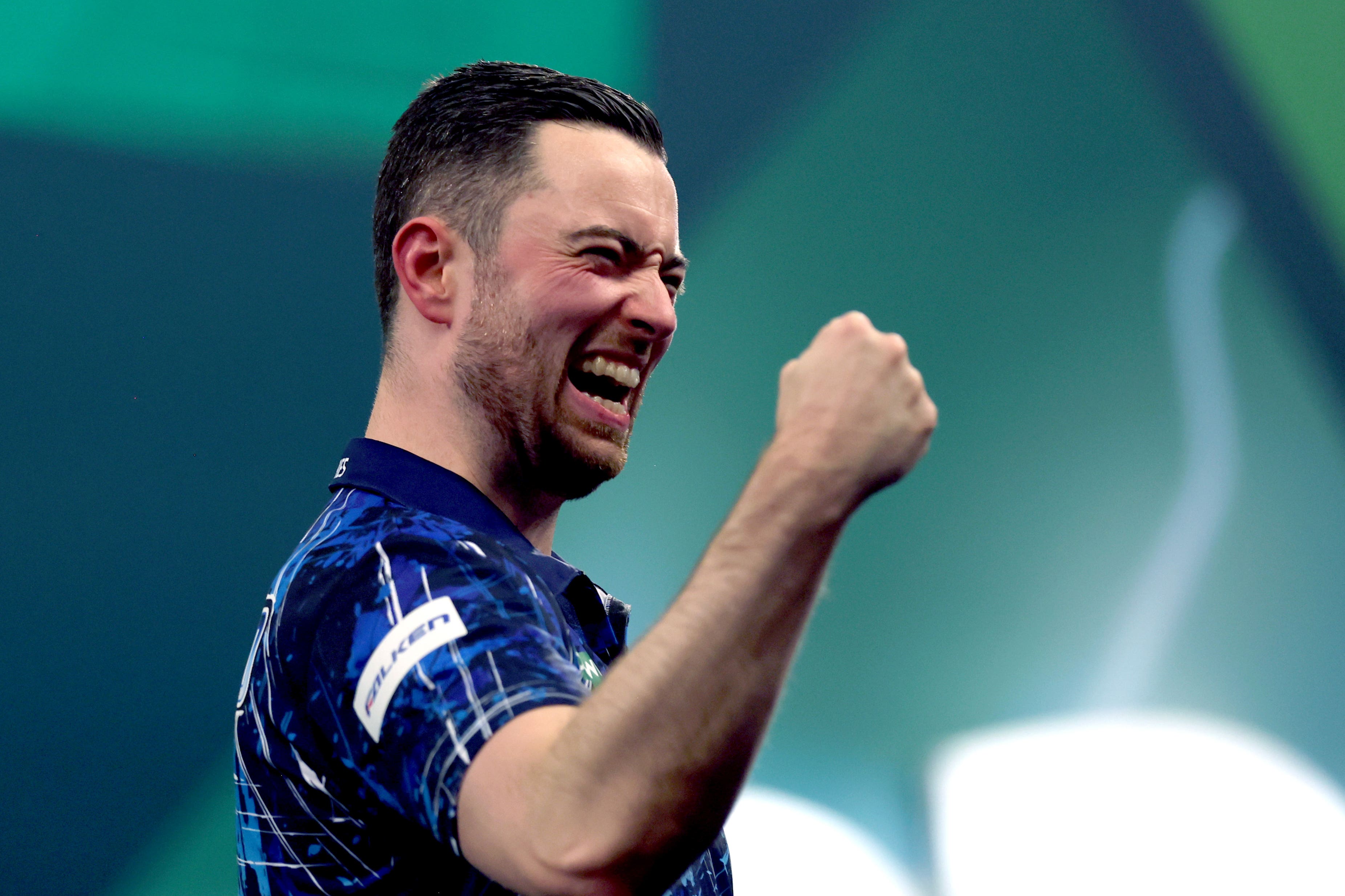 Luke Humphries is into the quarter-finals of the World Darts Championship