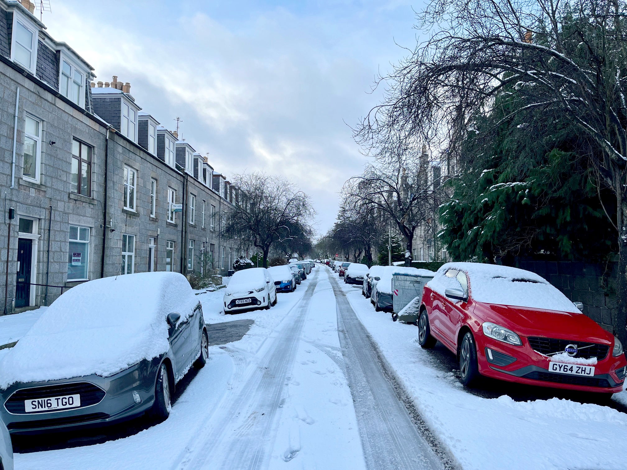 Snow covers roads and cars in Aberdeen (Beth Edmonston/PA Wire)