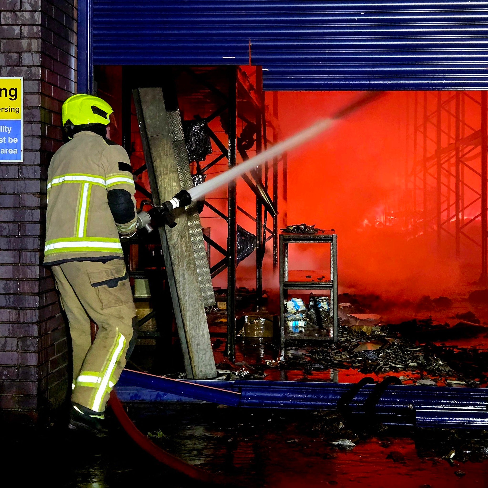 <p>South Yorkshire Fire & Rescue tackle blaze at a warehouse near Meadowhall shopping centre </p>
