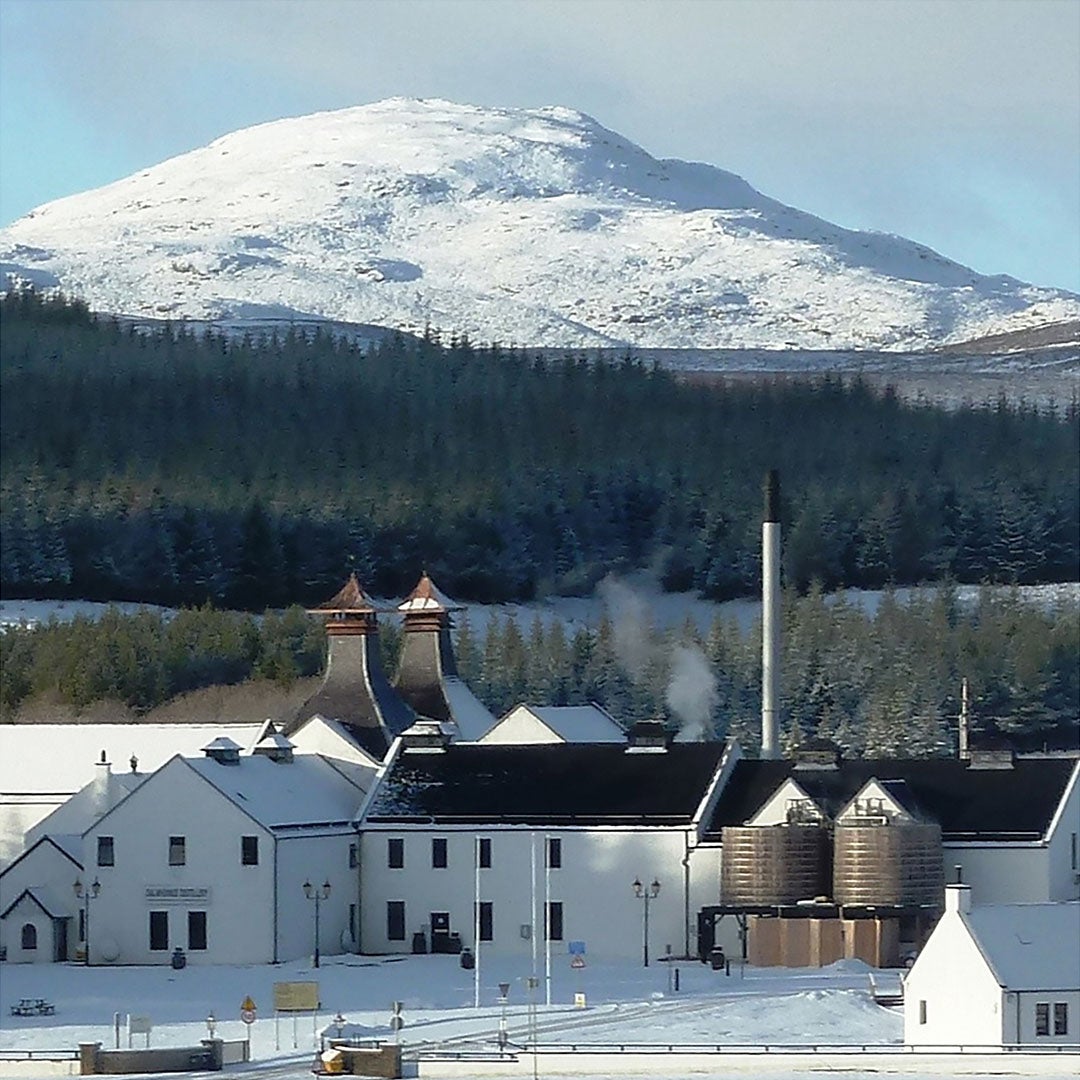 Snowy scenes at Dalwhinnie Distillery