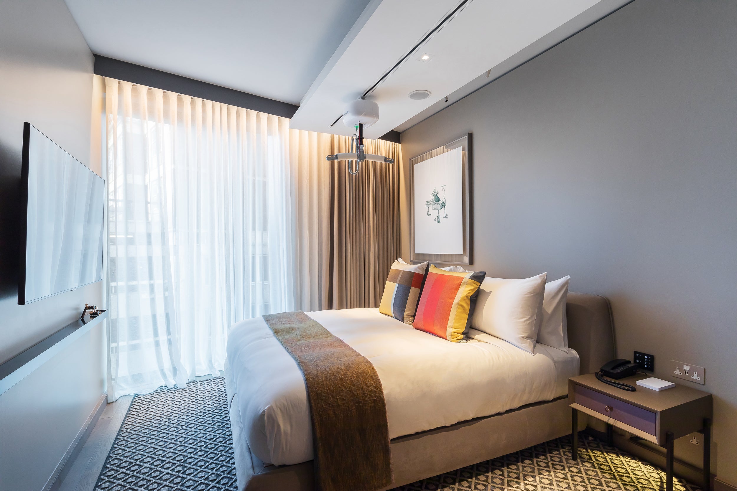 A full ceiling hoist is fitted in this Londoner accessible room