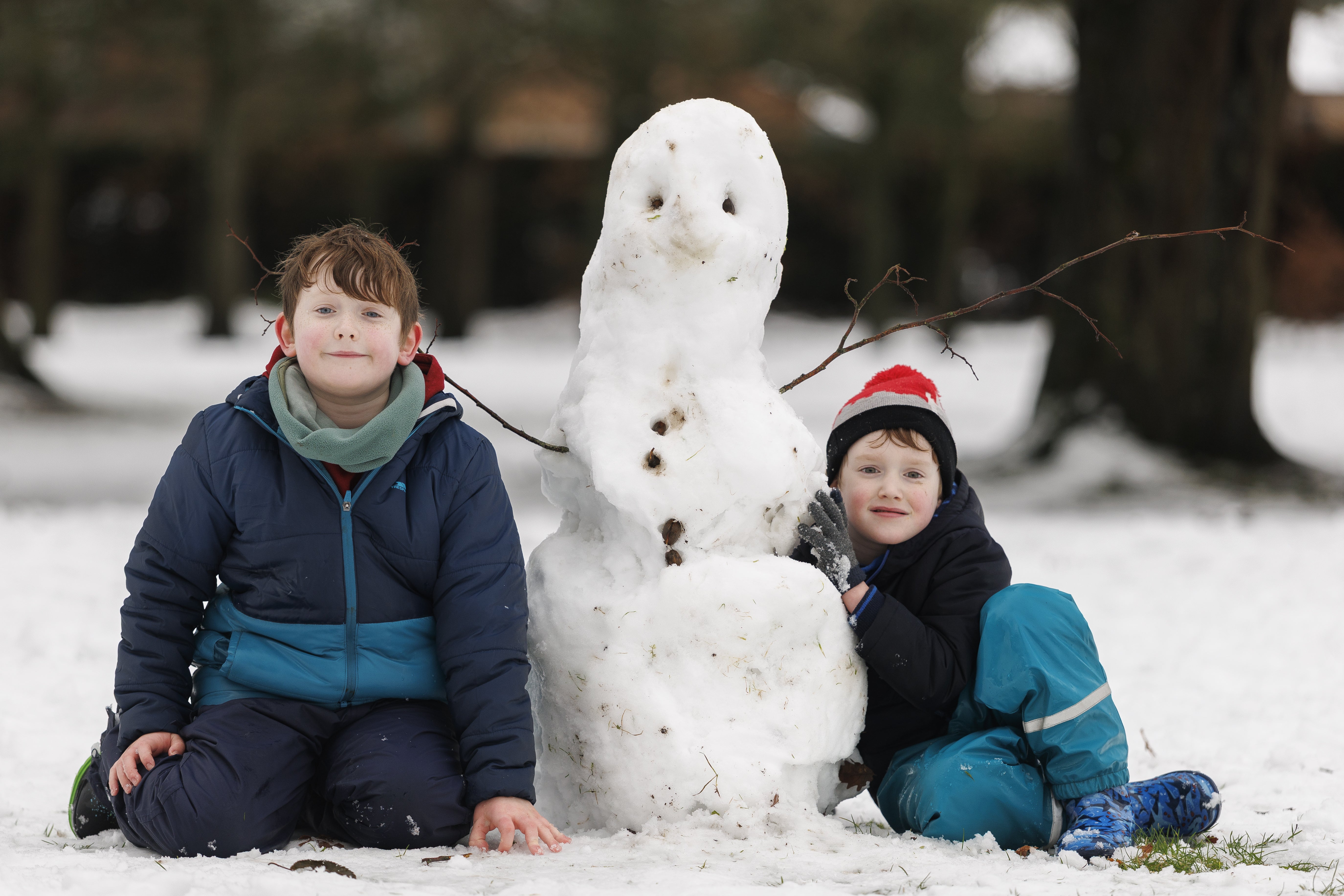 <p>Thousands of children have stayed home instead of returning to school after the holidays because of the cold weather</p>