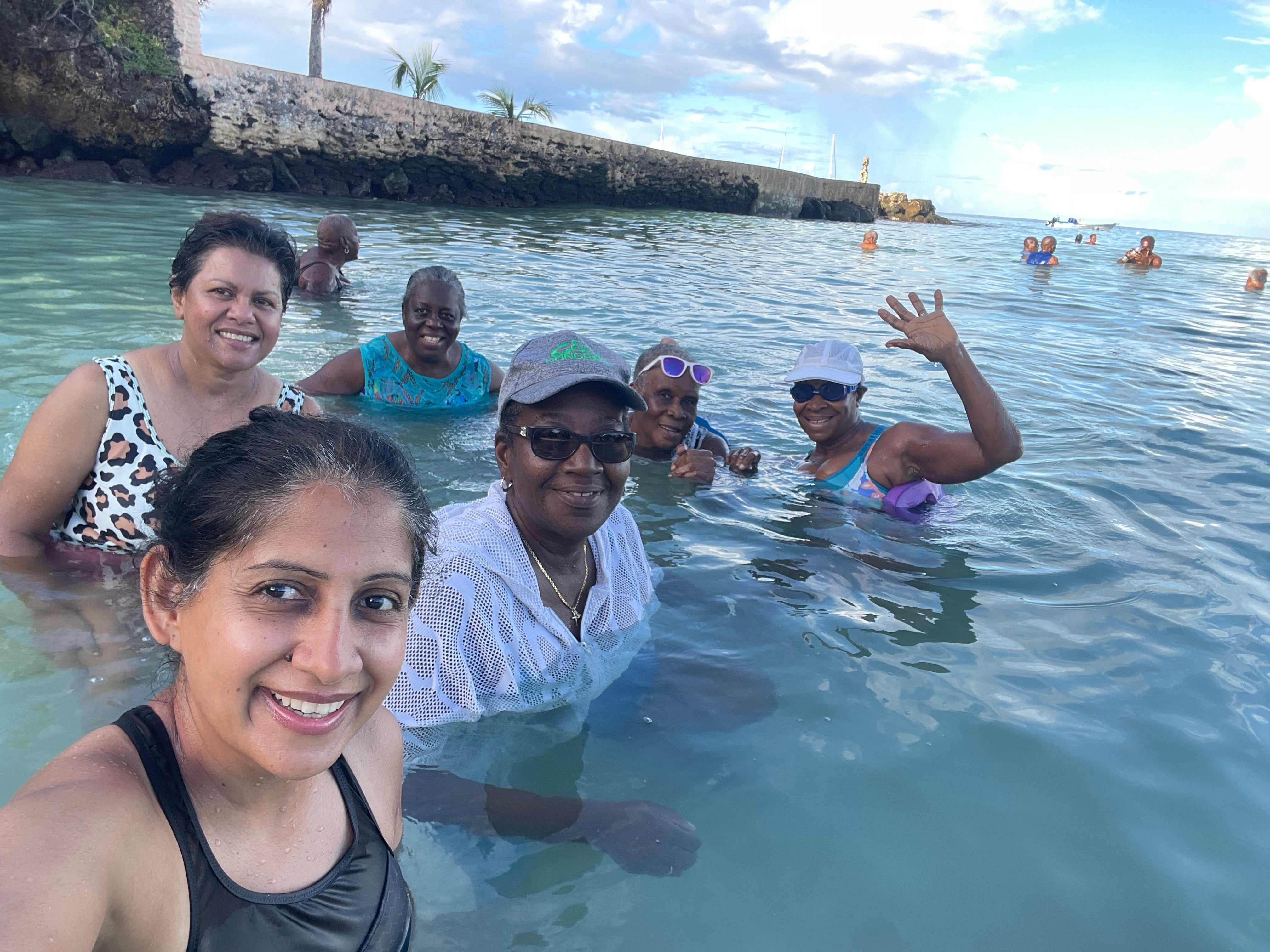 Minreet swam with people she met on her trip