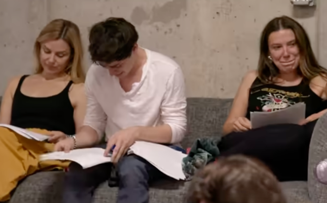 <p>‘Stranger Things’ cast getting emotional while reading final script</p>