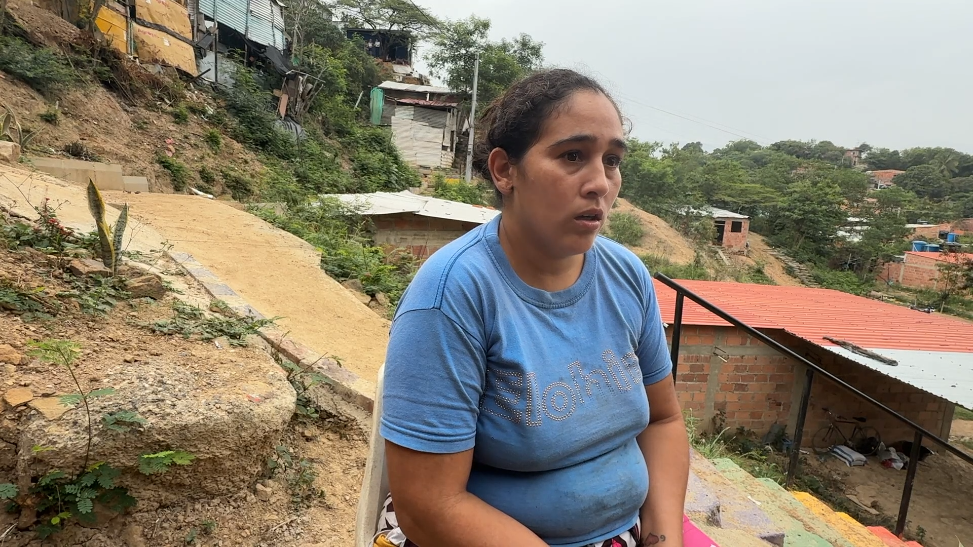 Cilinia Suarez and her neighbours say their greatest fear is of the ‘collectivos’ – armed gangs of pro-government loyalists