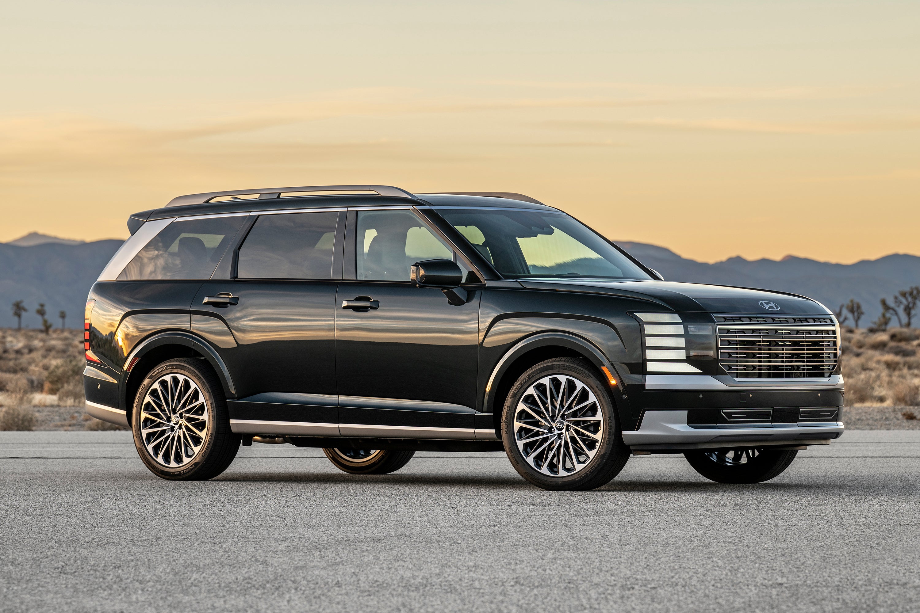 Experts say the new 2026 Palisade is an affordable three-row SUV with a surprisingly upscale look inside and out