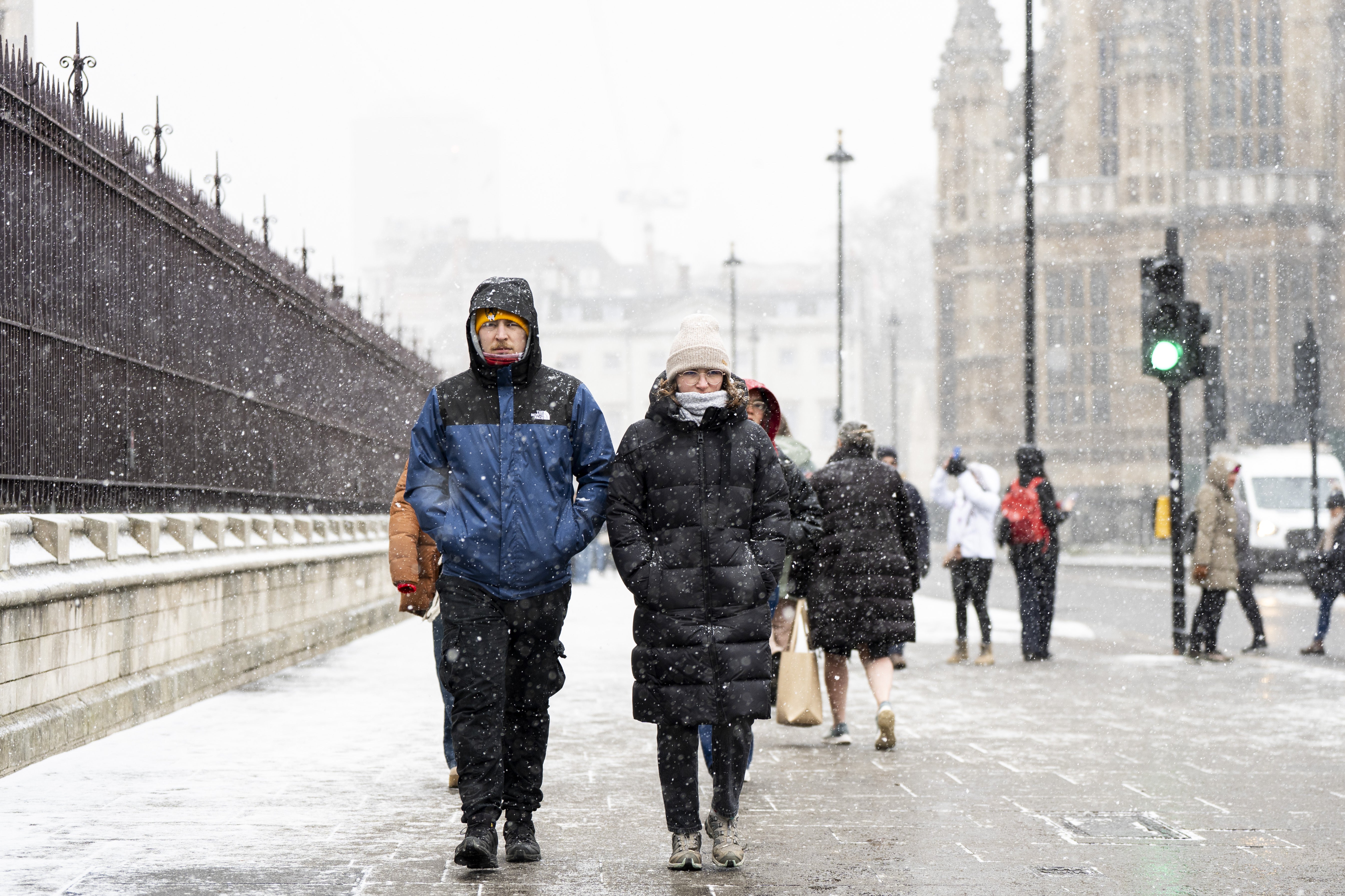 More than 800 people died in their own homes due to cold weather in 2024-25