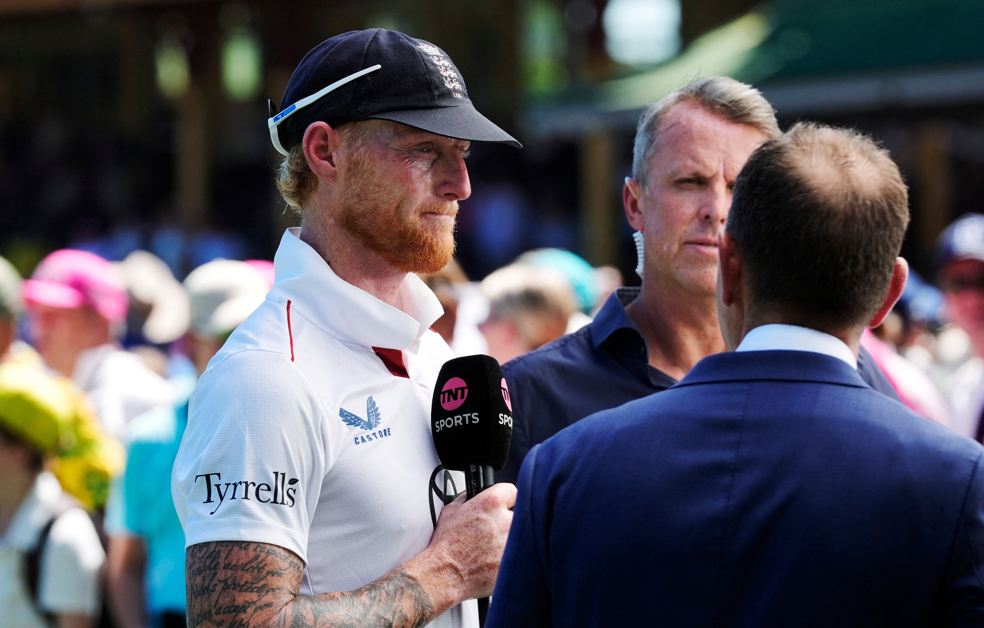 <p>Ben Stokes speaks to TNT Sports pundits Justin Langer and Graeme Swann</p>
