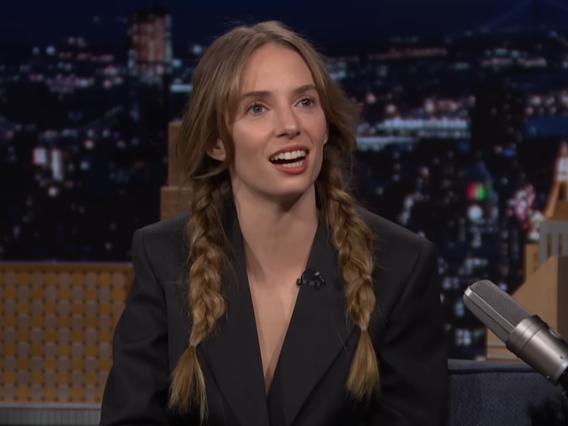 <p>Maya Hawke said 'Stranger Things' fan lost a lot of money betting on finale death using her 'obscure hints'</p>