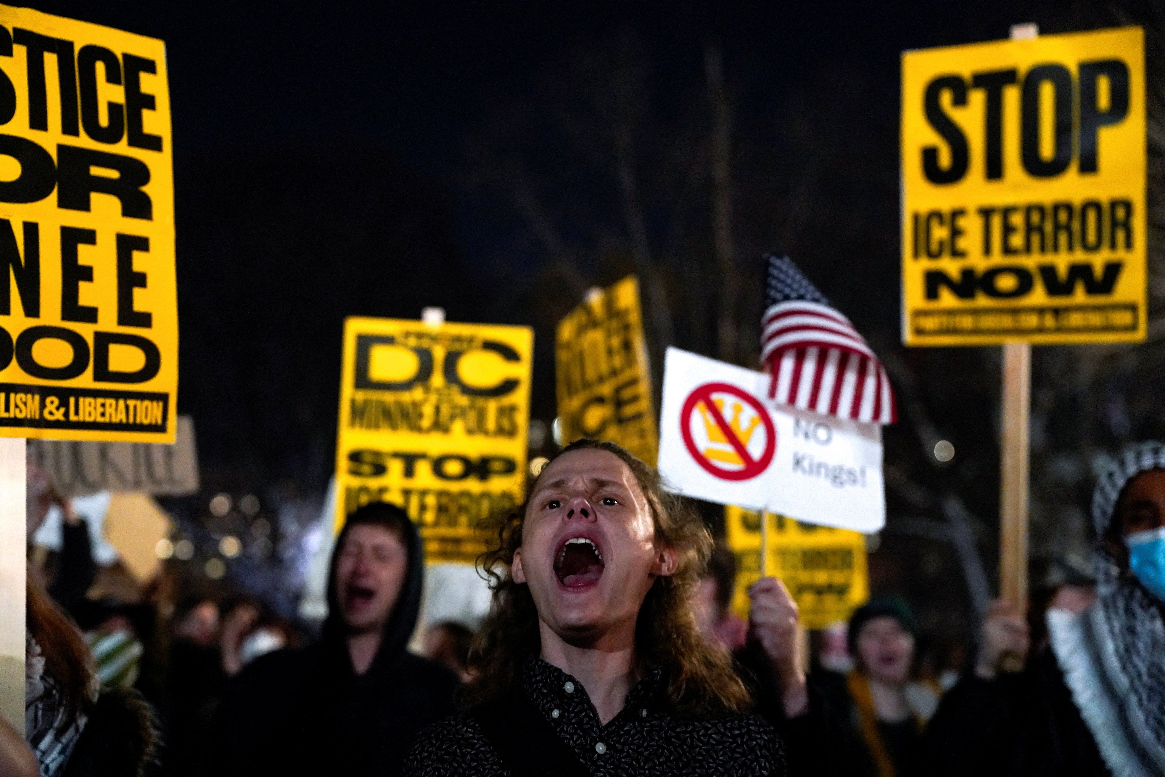 <p>People protest against ICE after a U.S. immigration agent shot and killed 37-year-old Renee Nicole Good in Minneapolis</p>