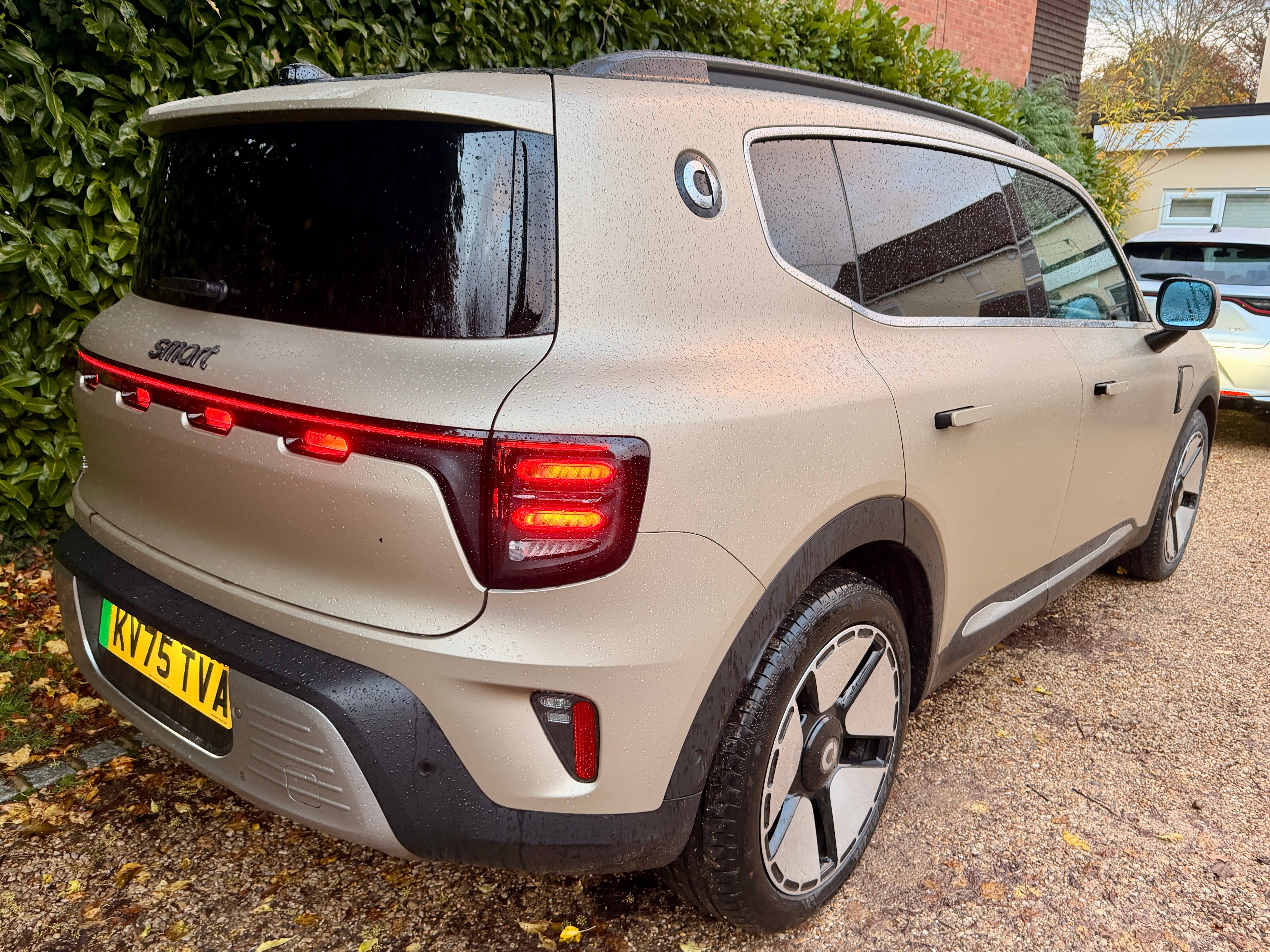 The square-ish shape of the Smart #5 is handy when it comes to knowing where the extremities of the car are