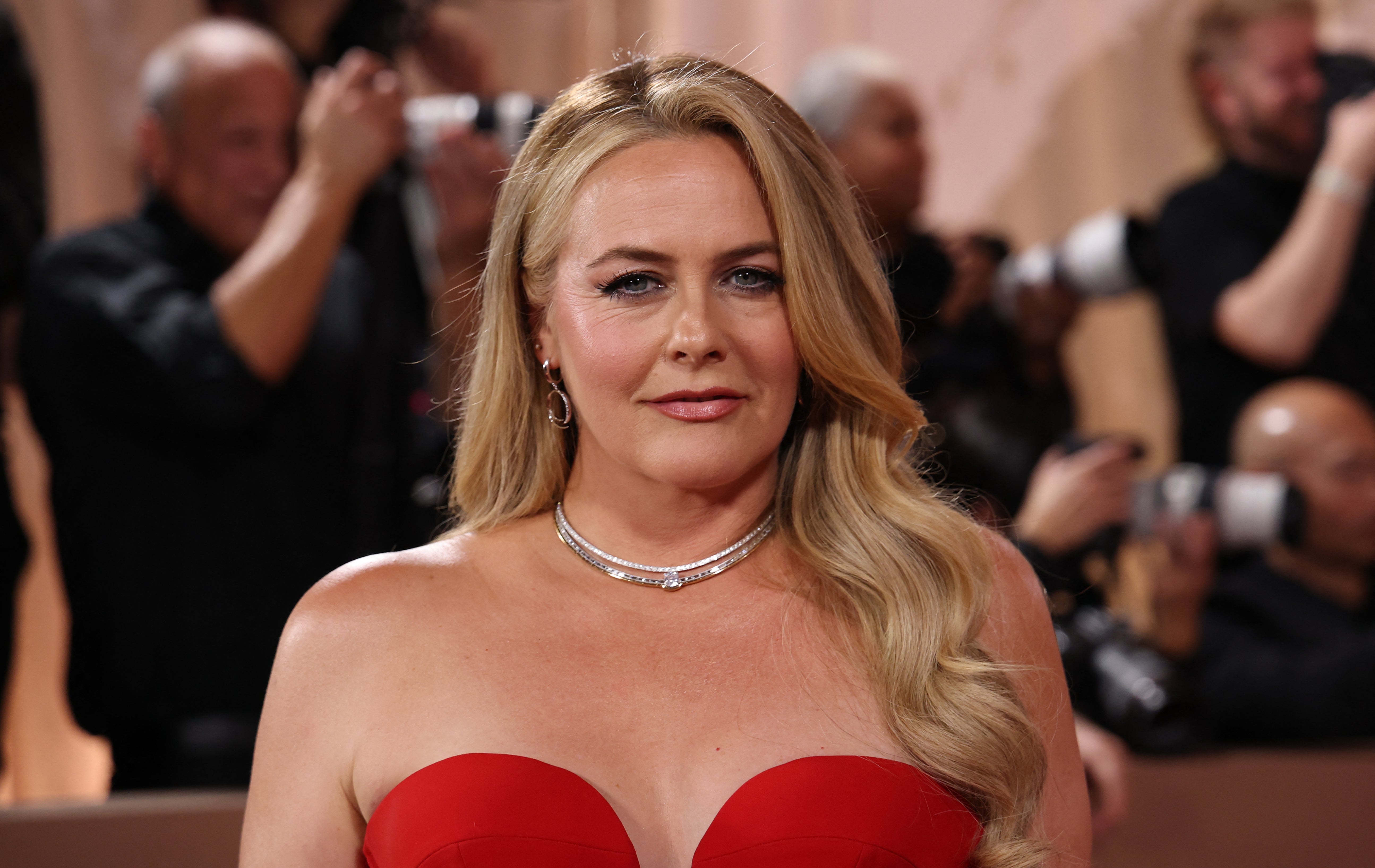 For accessories, Silverstone chose a diamond statement necklace and silver bracelets and earrings