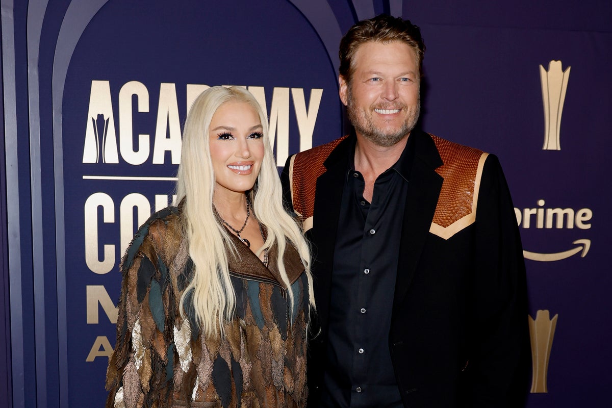 Blake Shelton hits back at Gwen Stefani divorce rumors Blake Shelton hits back at Gwen Stefani divorce rumors