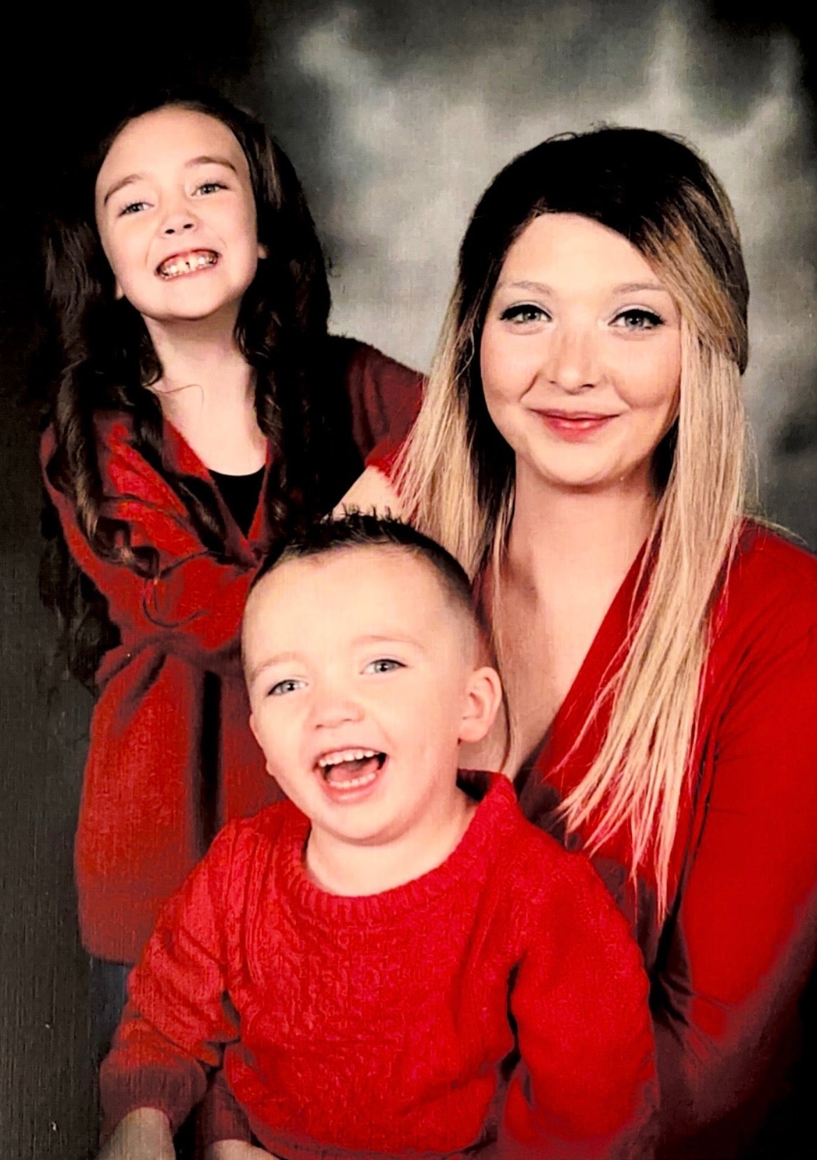 Kaylin Gawf, a 28-year-old single mother from Oklahoma, has started a fundraiser to cover her funeral expenses after a terminal cancer diagnosis