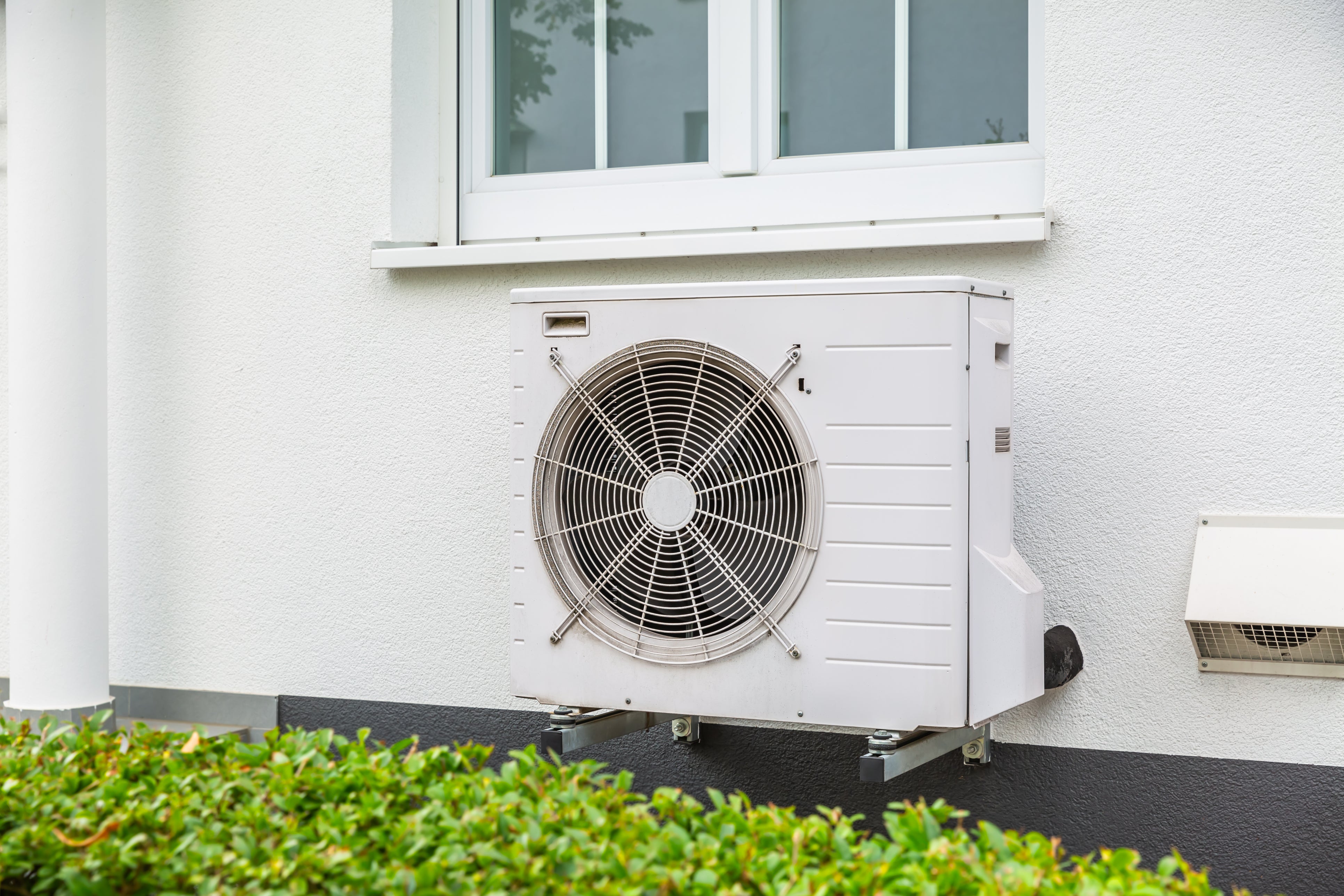 How much energy and money do heat pumps really save?