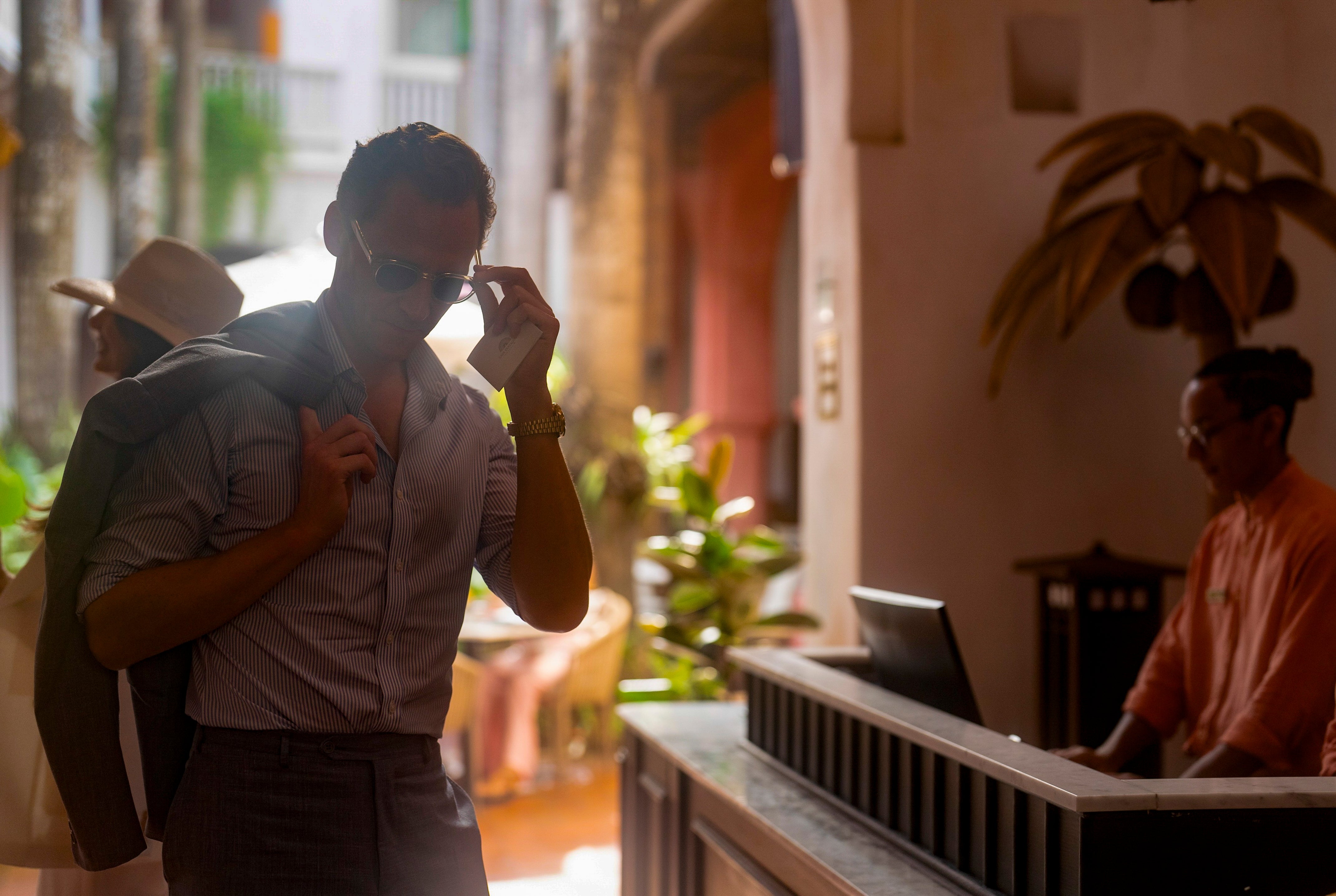 <p>Tom Hiddleston as Jonathan Pine checking in to Casa Pestagua in <em>The Night Manager</em></p>