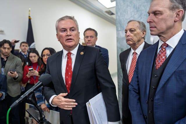 <p>House Oversight Committee Chairman James Comer (R-Ky.) faced hecklers as he threatened to hold Hillary Clinton in contempt of Congress. </p>