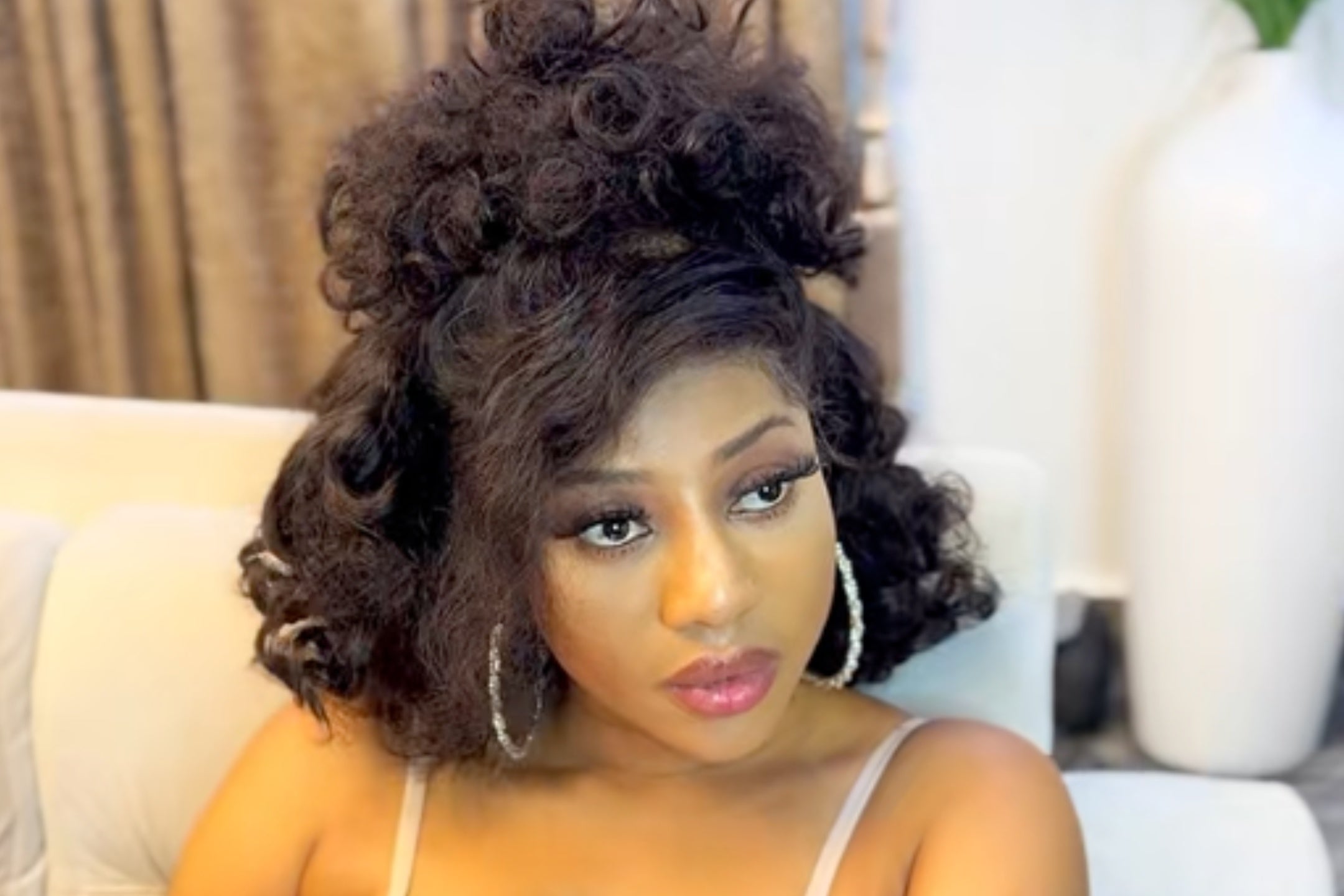 Nigerian influencer Esther Thomas has suddenly died after undergoing surgery