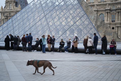 <p>France Louvre Tickets</p>