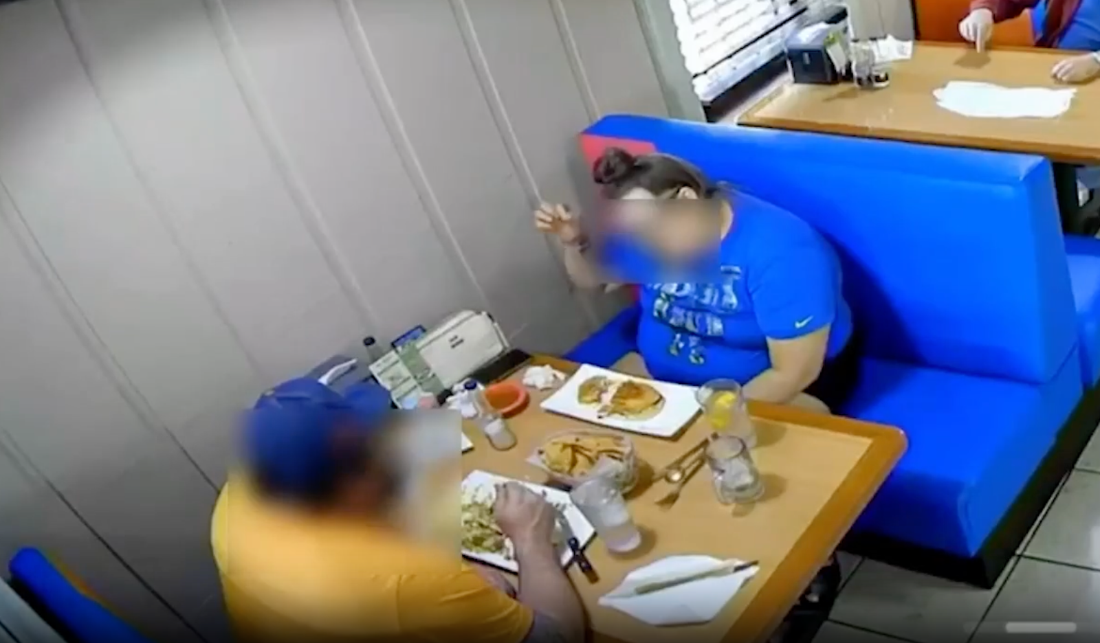 <p>Woman pulls hair from head at Houston Mexican restaurant</p>