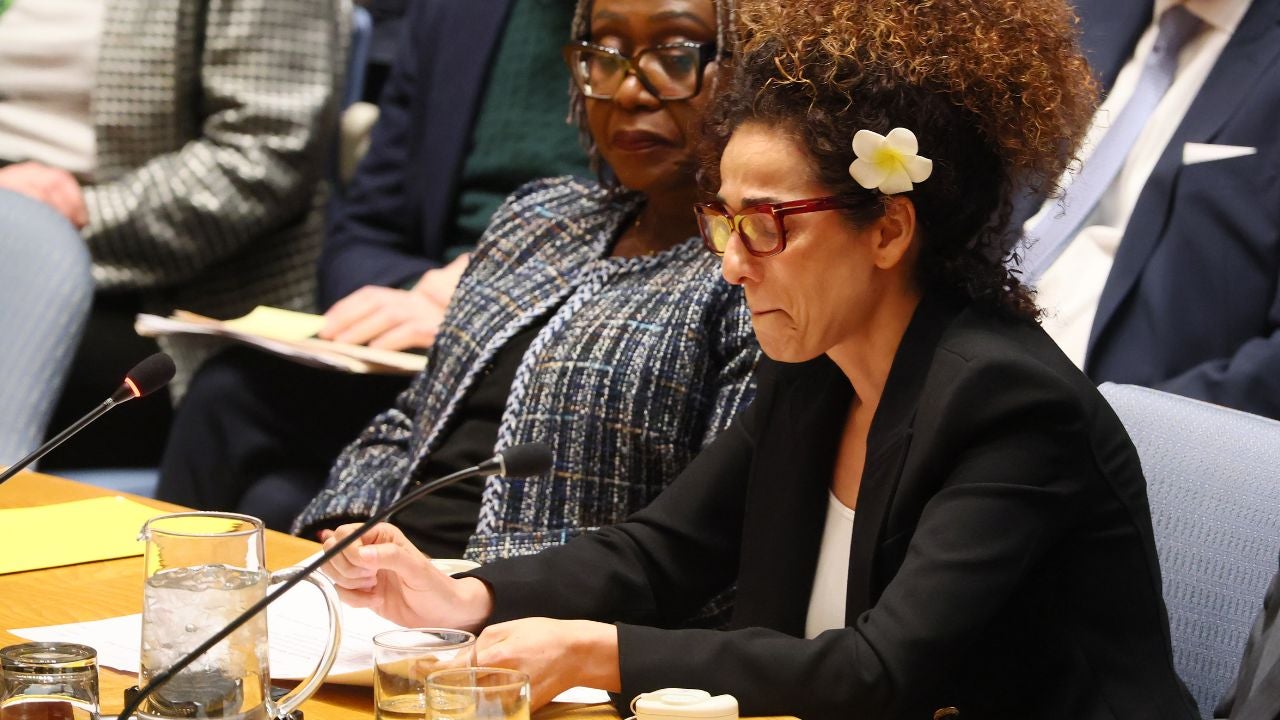 <p>Iran journalist breaks down in tears as she reads out names of those killed in protests</p>