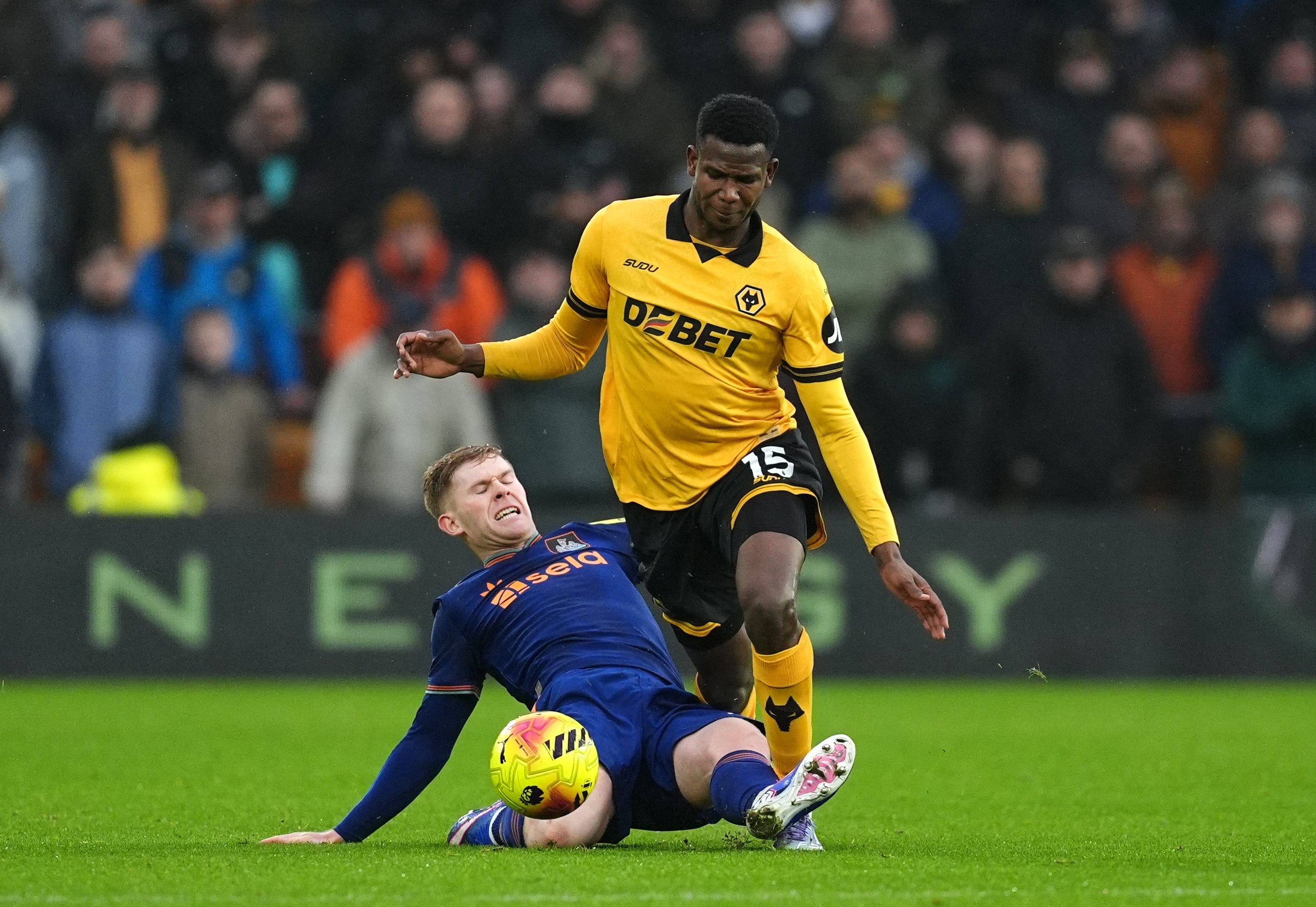 Wolves frustrated Newcastle to grind out a goalless draw