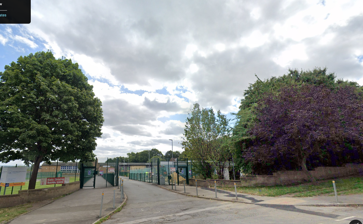 <p>The incident took place at Hunningley Primary School, Barnsley</p>