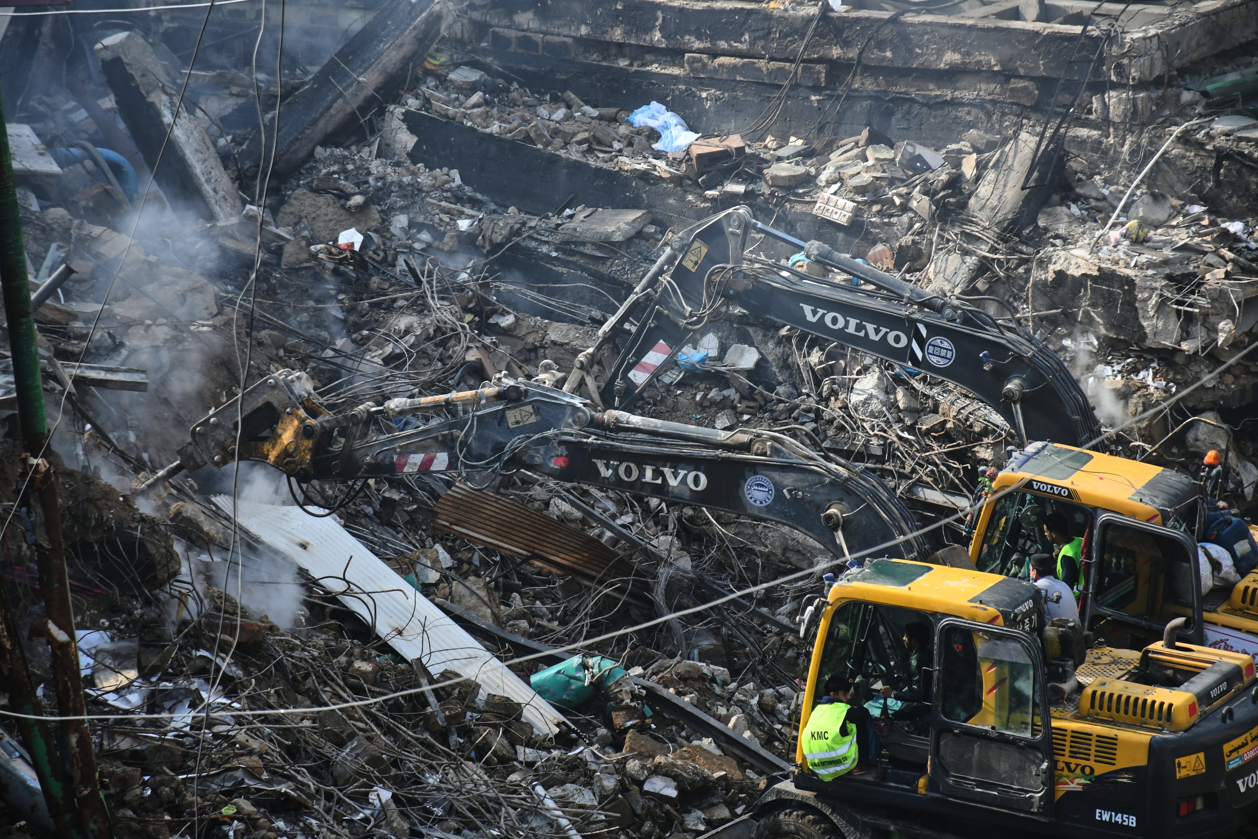 Pakistan Shopping Plaza Fire