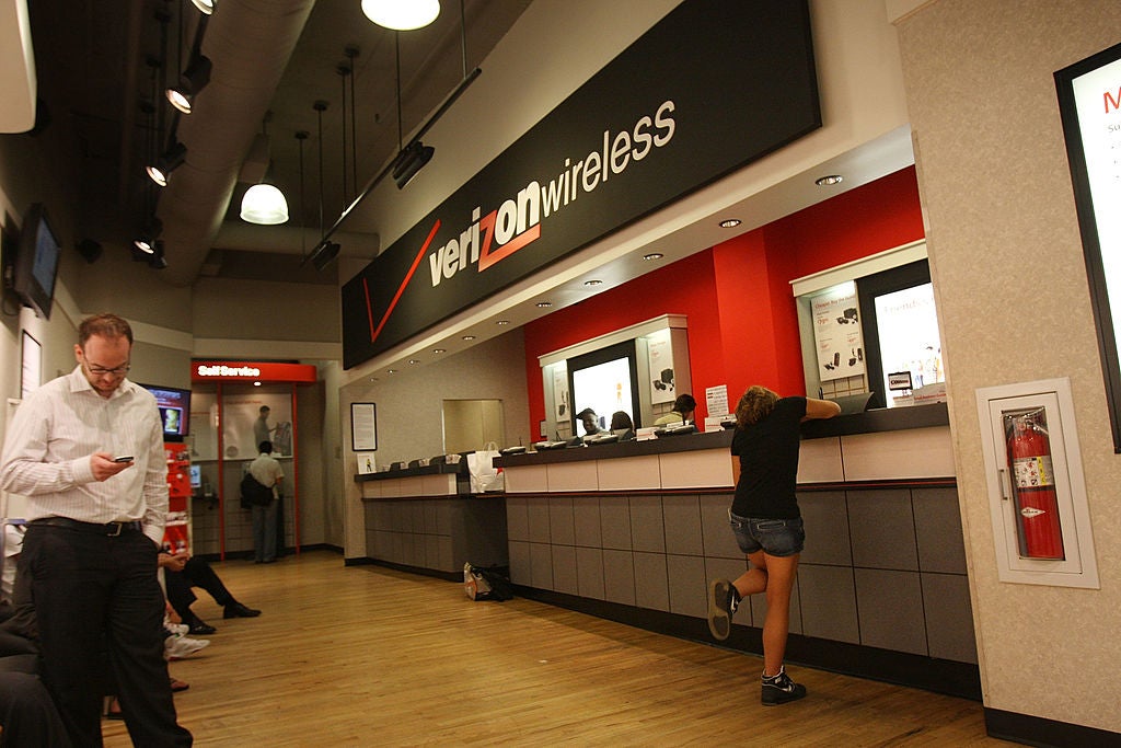 Scammers are leveraging Verizon’s $20 outage credit to steal consumers’ personal information