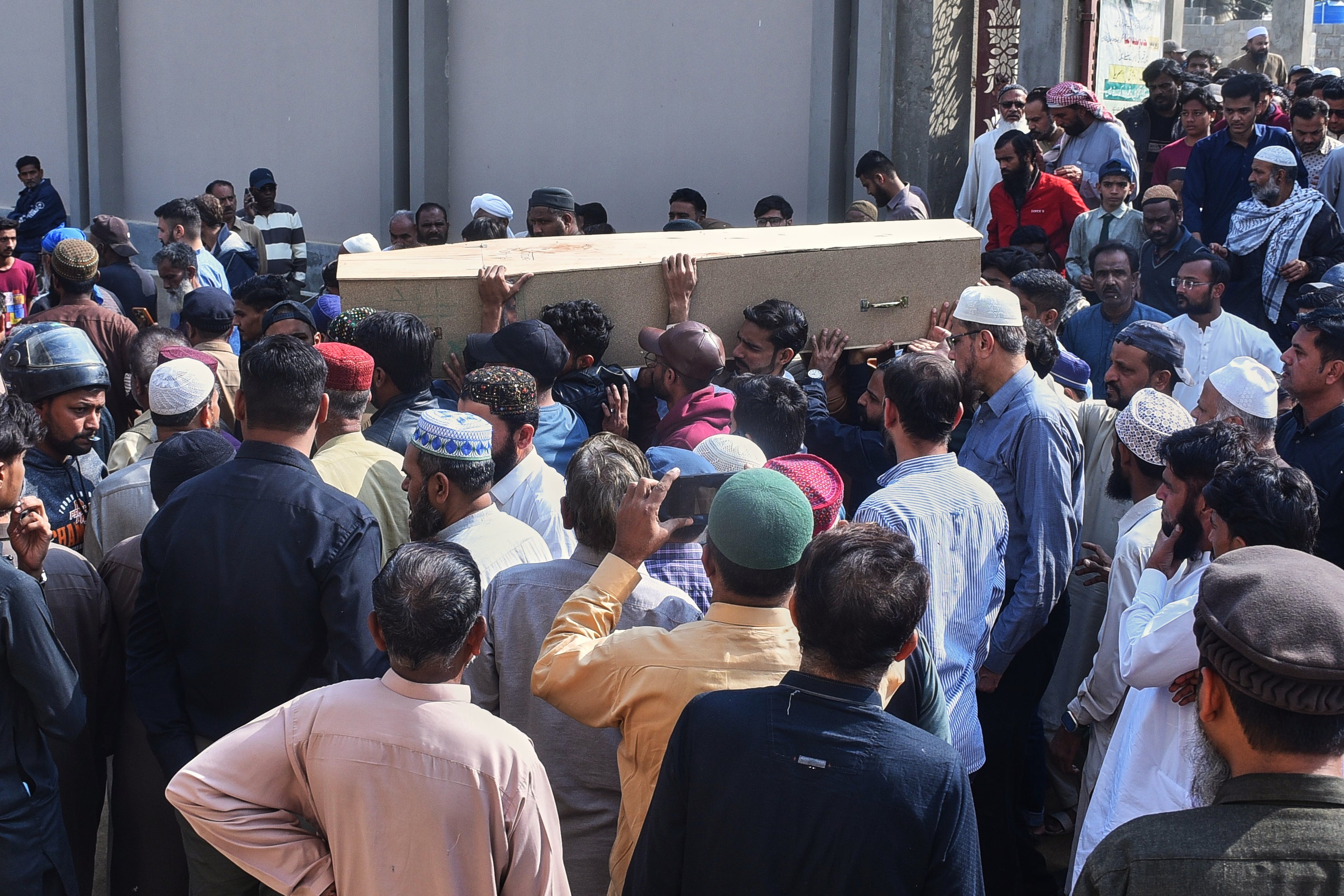 Pakistan Shopping Plaza Fire