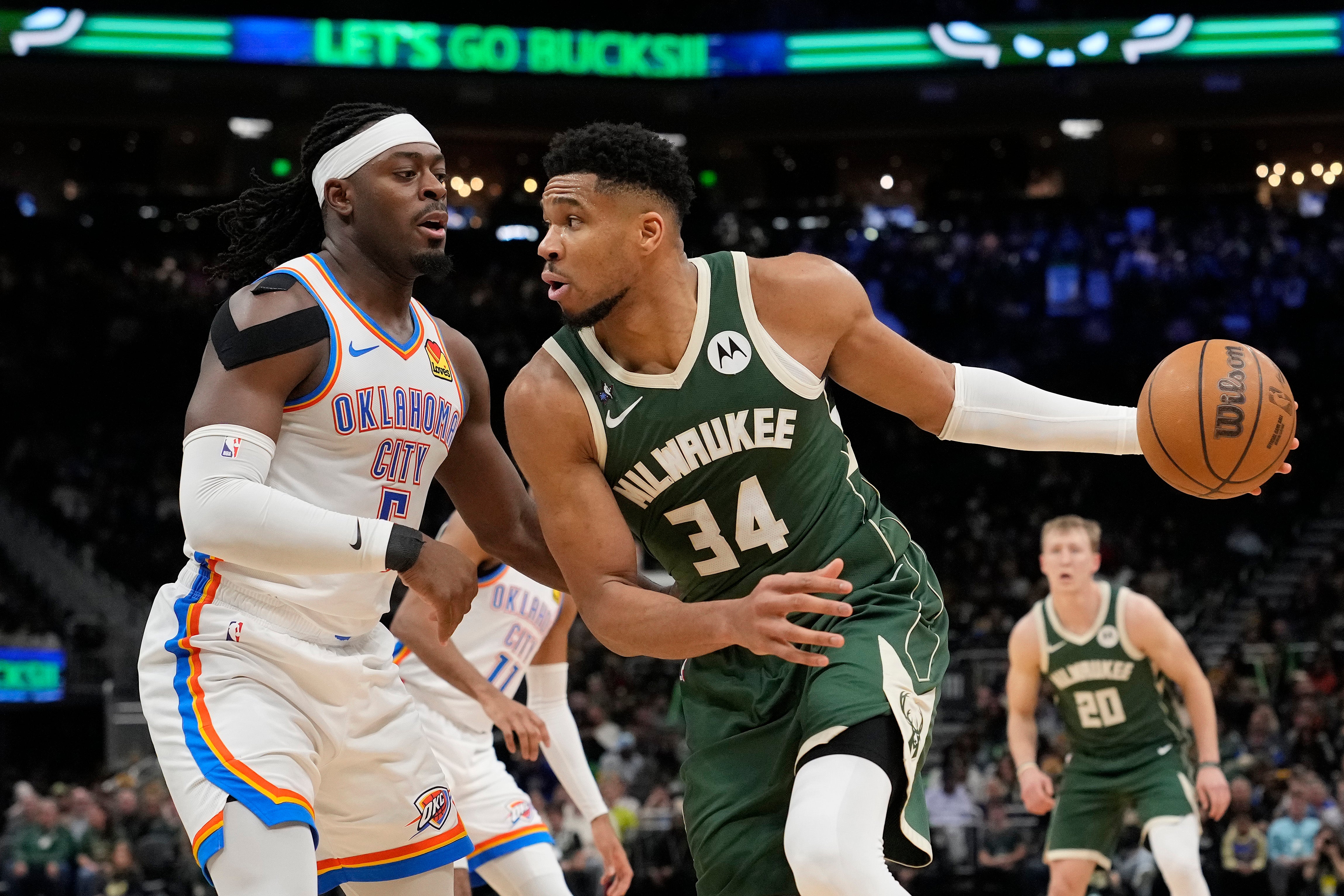 <p>Giannis Antetokounmpo's Milwaukee Bucks suffered another heavy defeat on Wednesday</p>