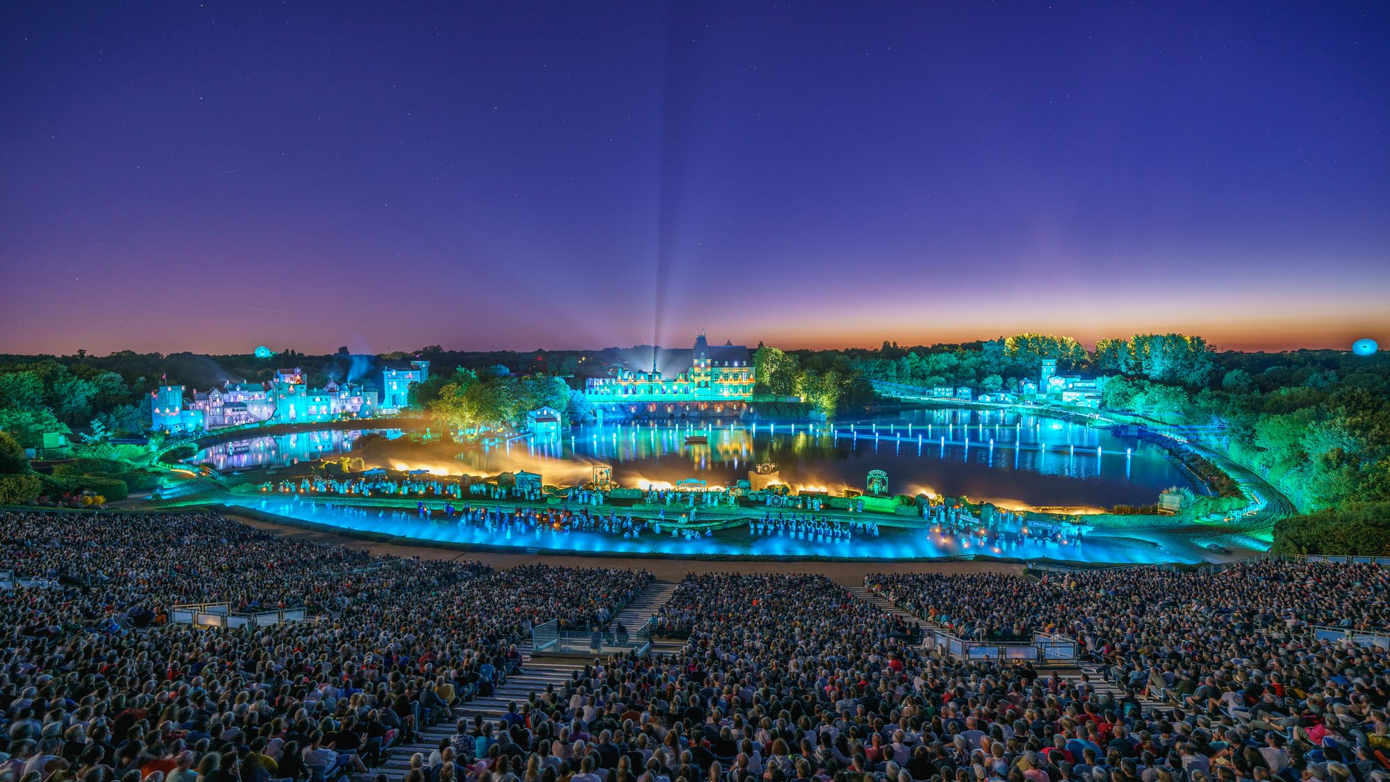 There are 20 shows at Puy du Fou, including the ‘La Cinescénie’ lake-set show