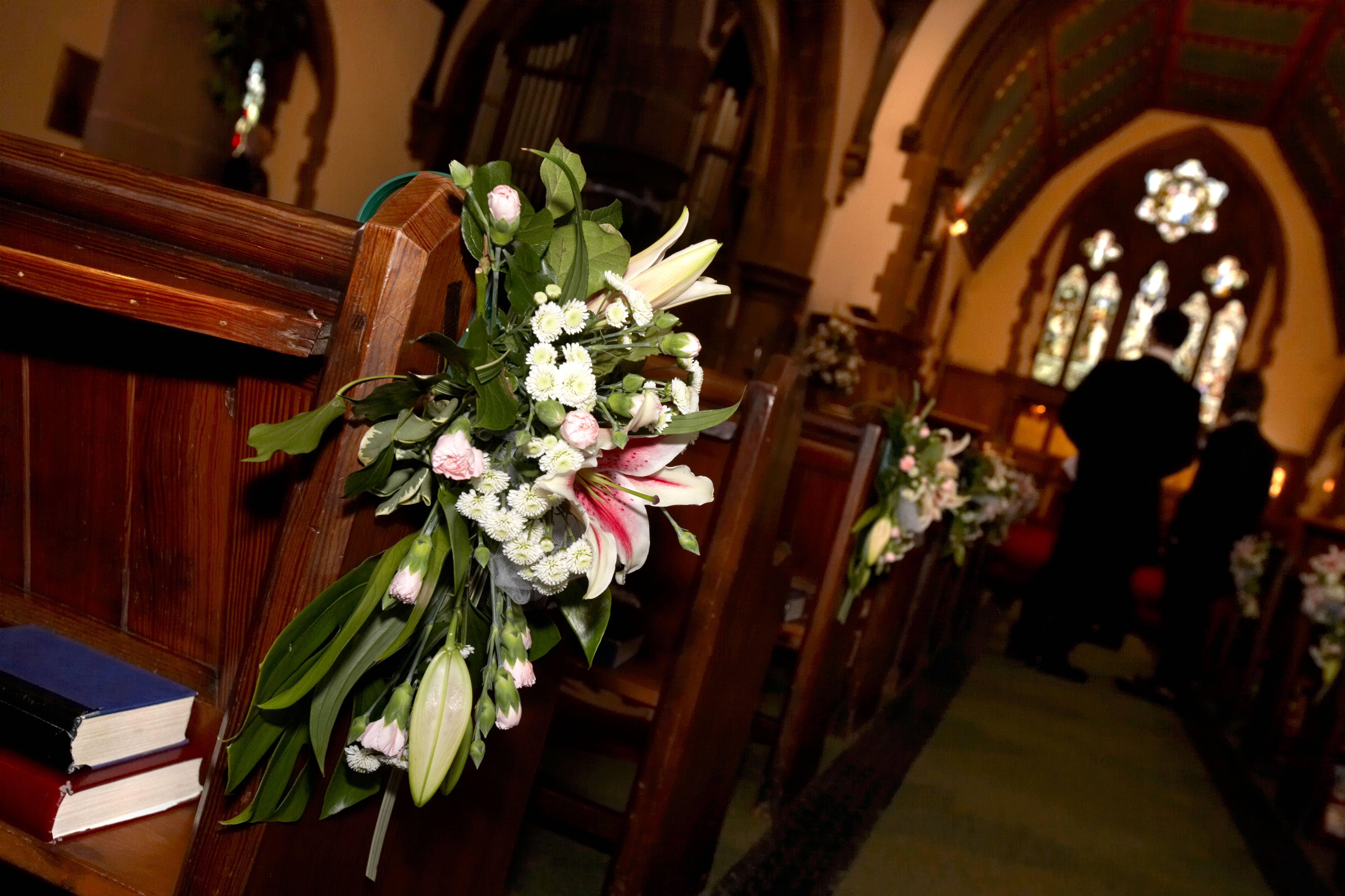 Floral foam should be banned and local blooms used, according to a motion before General Synod