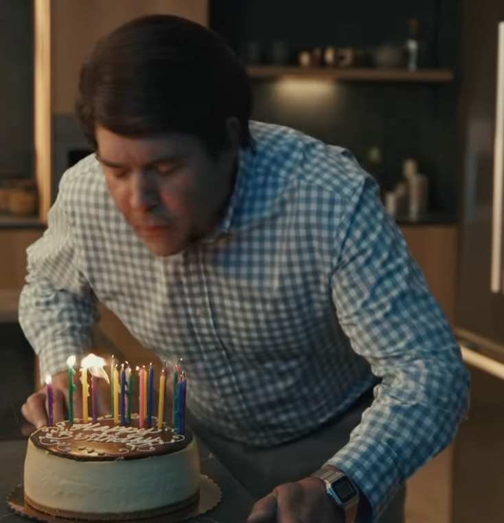 O vídeo de aniversário gerado por IA de Guy Fieri deixou os fãs confusos