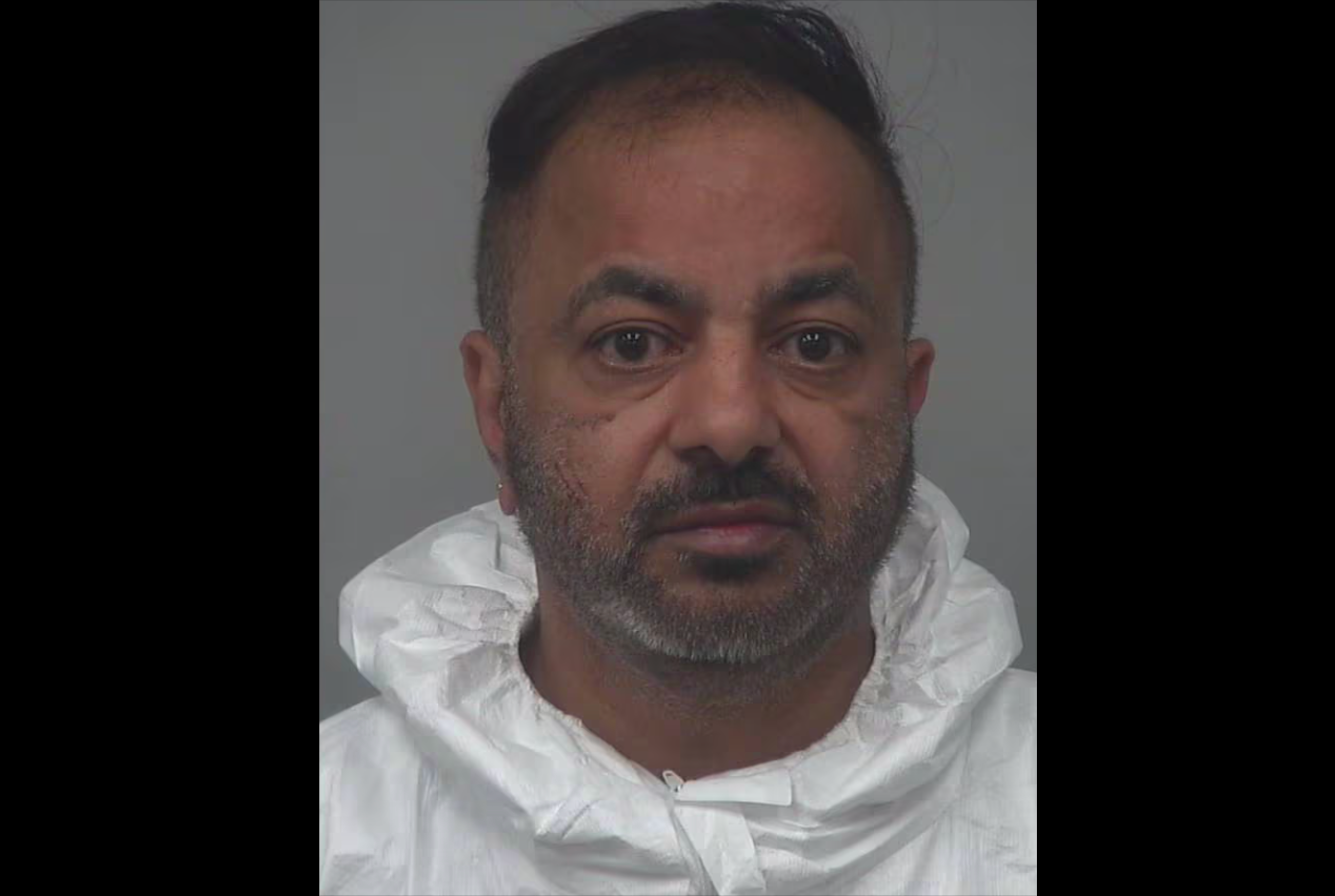 Kumar foi preso depois que quatro corpos, incluindo o de sua esposa, foram encontrados em sua casa