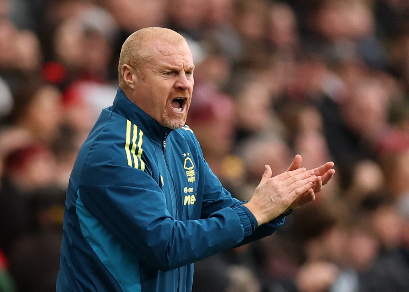 Sean Dyche has called for towels to be banned from Premier League games