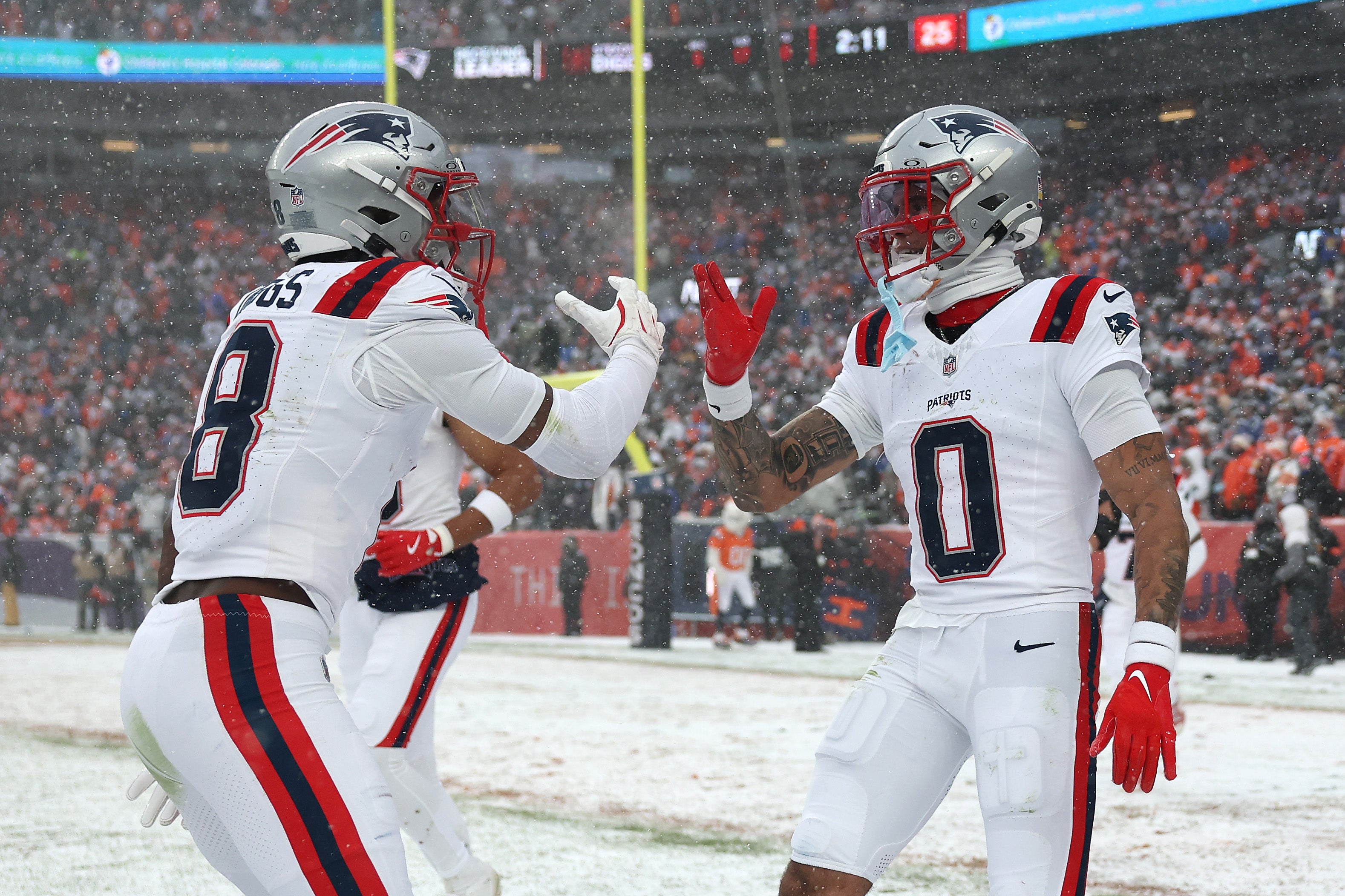 New England Patriots beat Denver Broncos in difficult conditions on Sunday