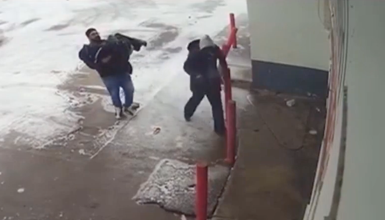 <p>Convenience store manager saves homeless woman</p>