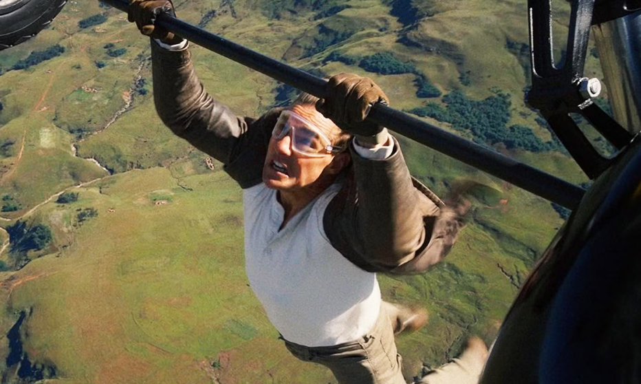 Tom Cruise performing death-defying 'Mission: Impossible' stunt