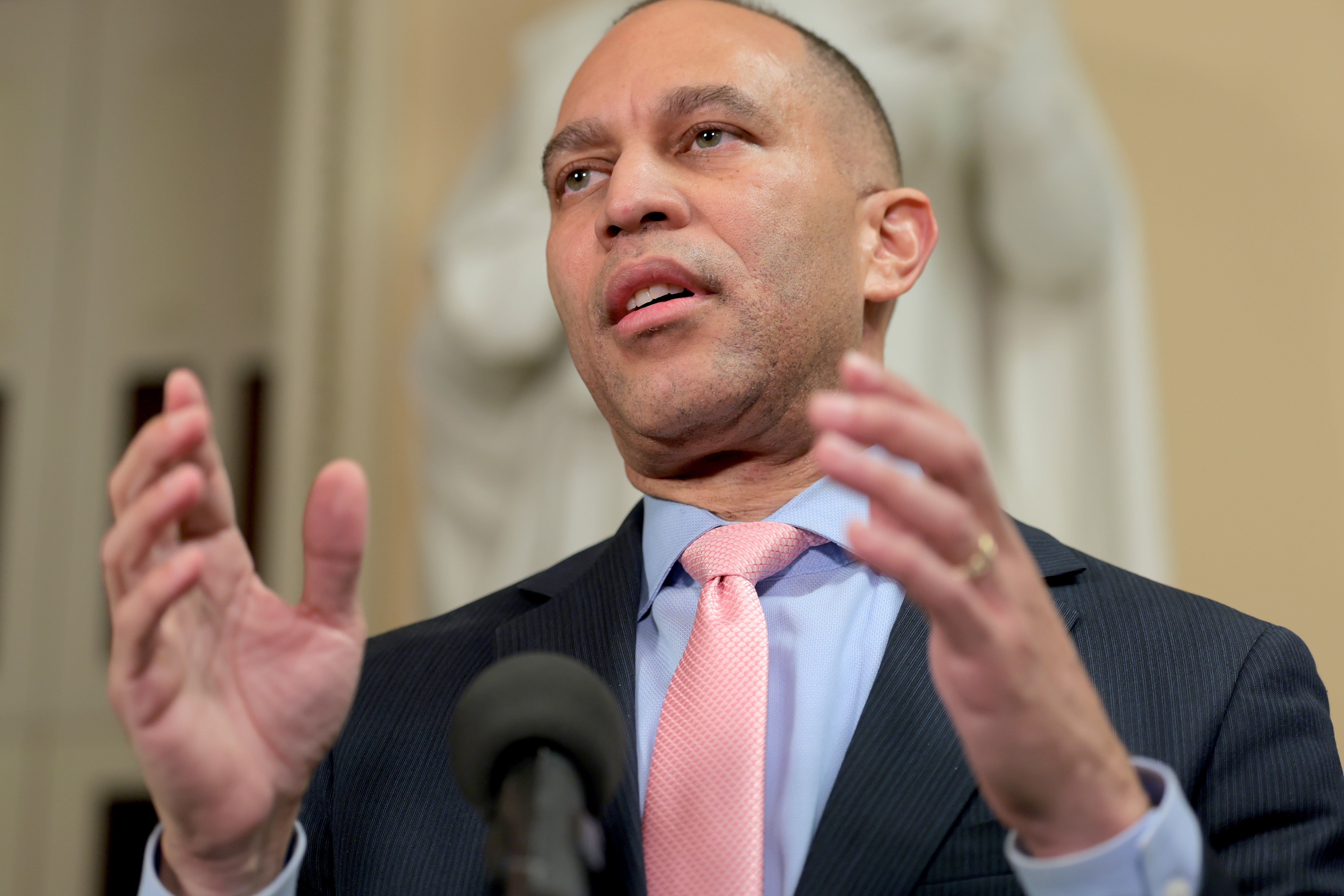 House Minority Leader Hakeem Jeffries has urged his colleagues not to travel to Minnesota to join anti-ICE protests, citing security concerns