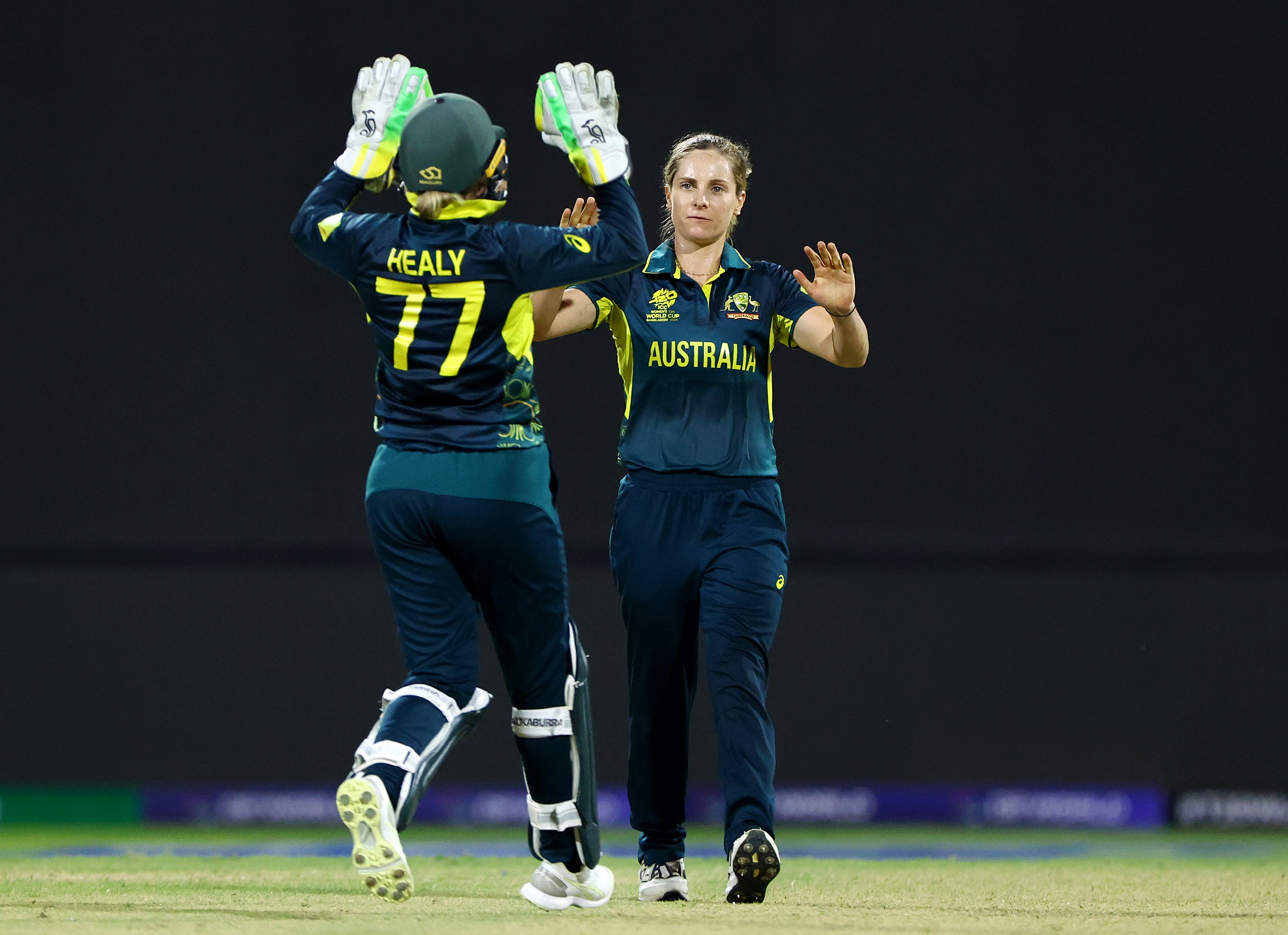 <p>Sophie Molineux (right) will take over from Alyssa Healy as Australia captain</p>