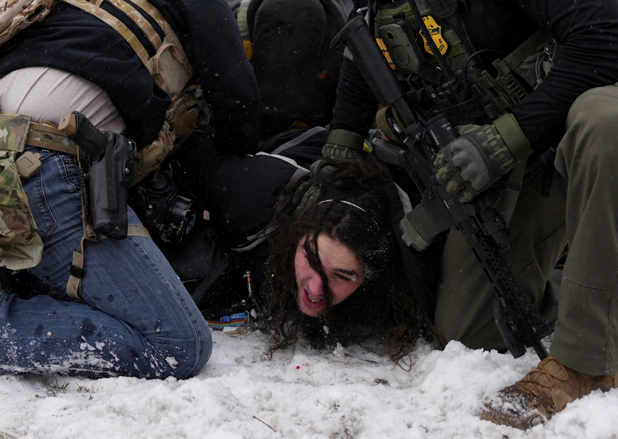 Federal immigration officers are awarded sweeping protections against civil lawsuits