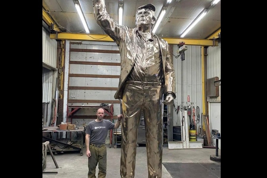 <p>A new statue of Donald Trump is being created and will be placed at his golf club in Miami</p>