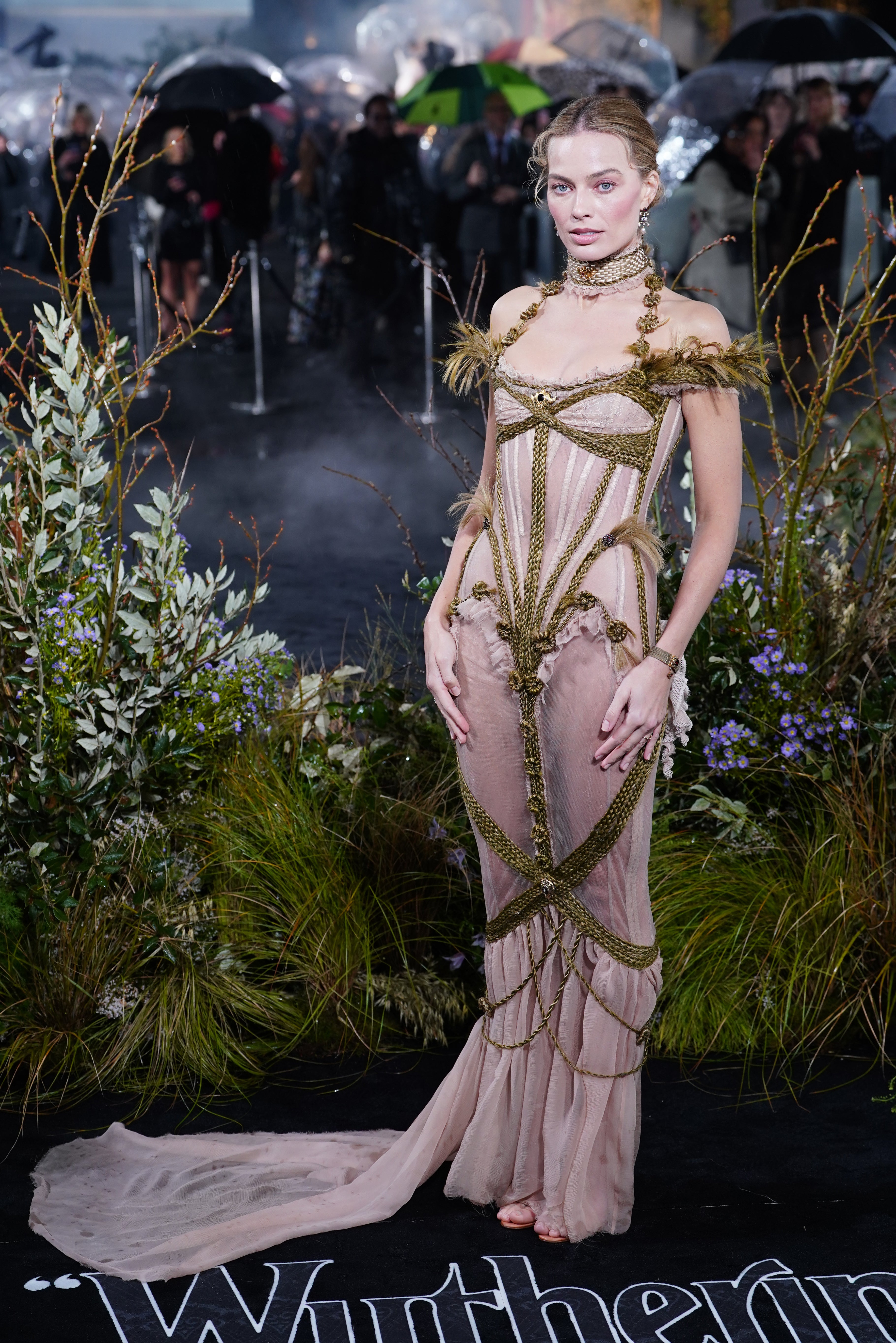 Margot Robbie in Dilara Findikoglu