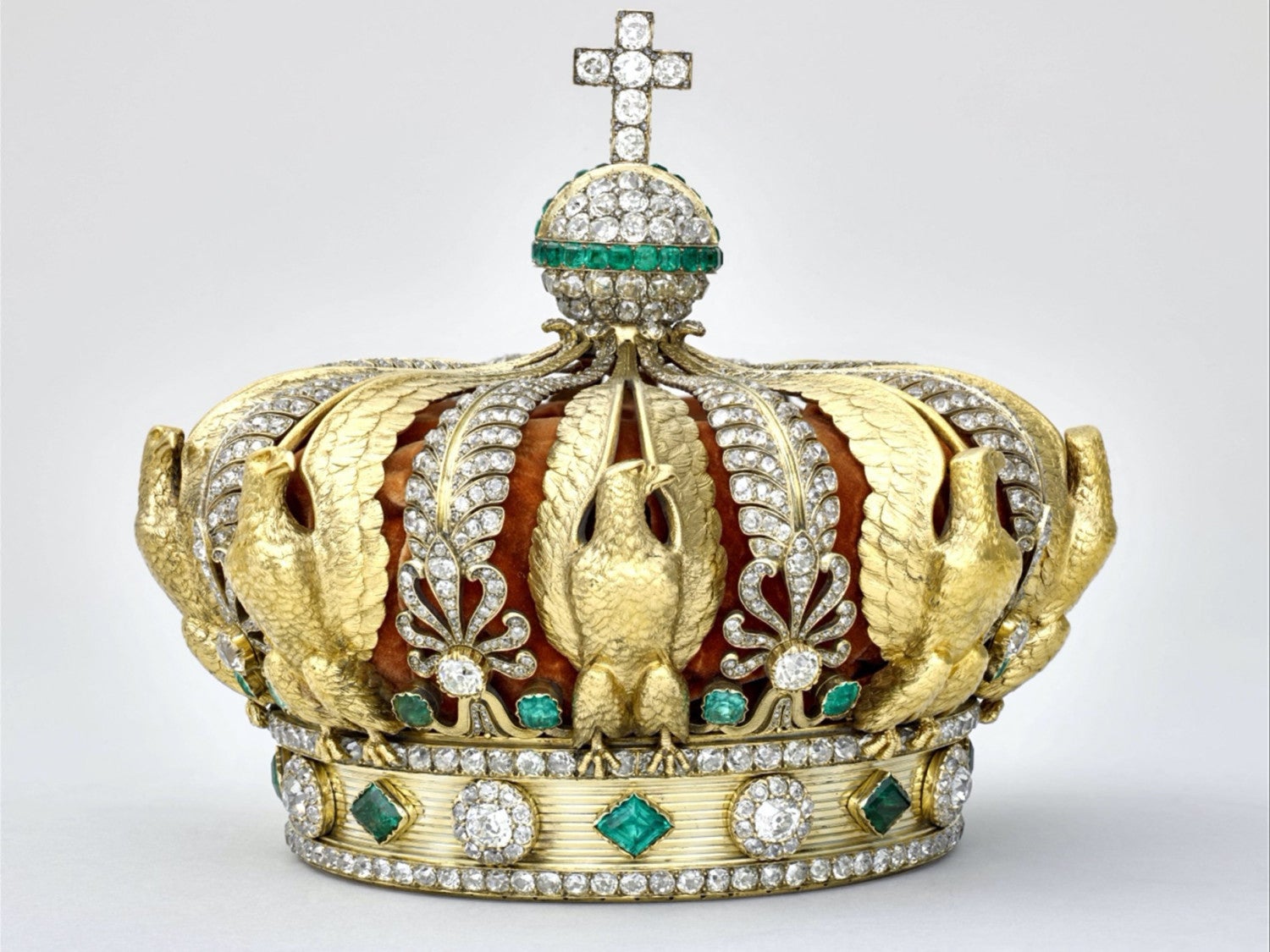 The crown prior to being damaged by the thieves