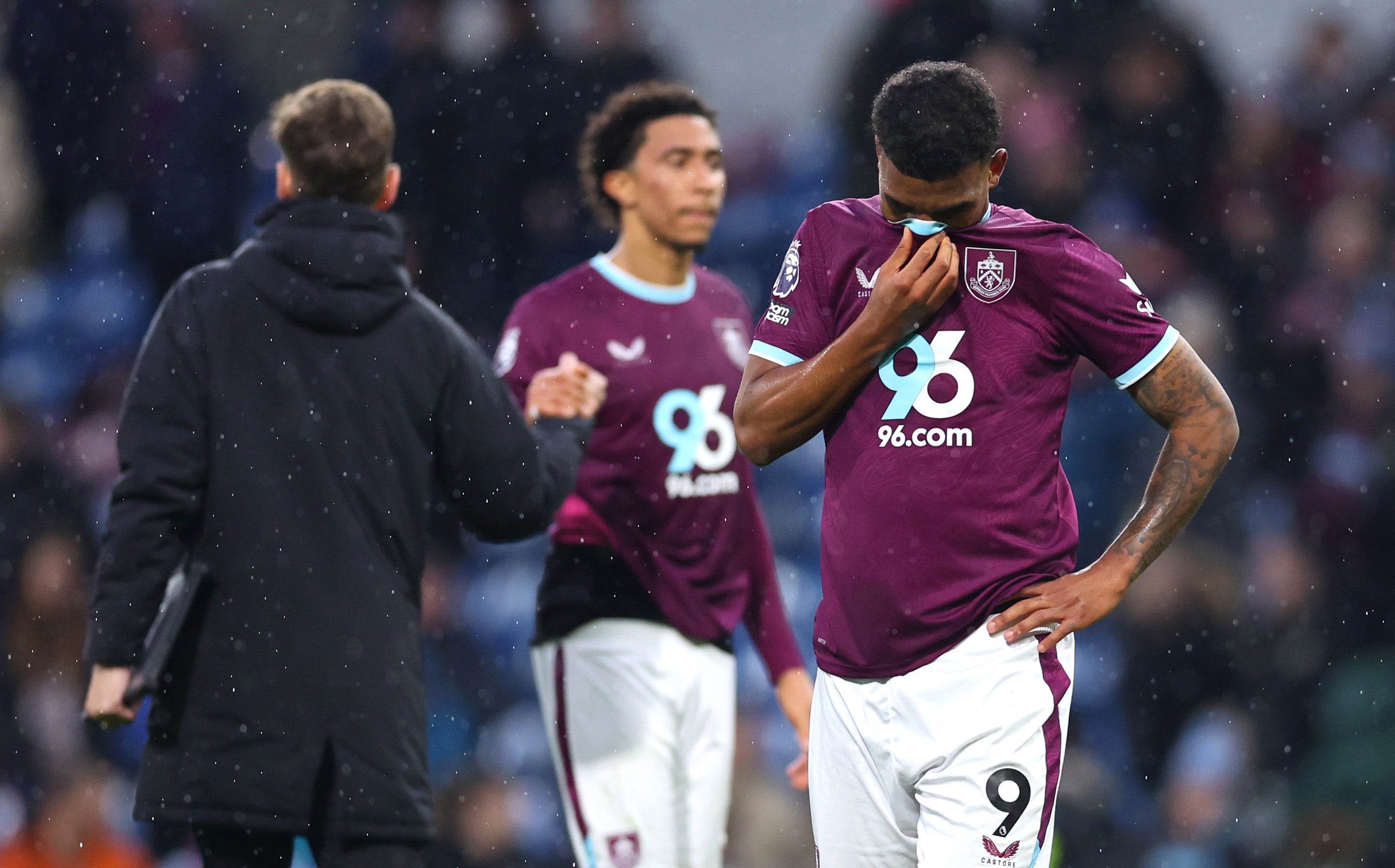 Lyle Foster of Burnley looks dejected after the team's defeat in the Premier League match between Burnley and West Ham United
