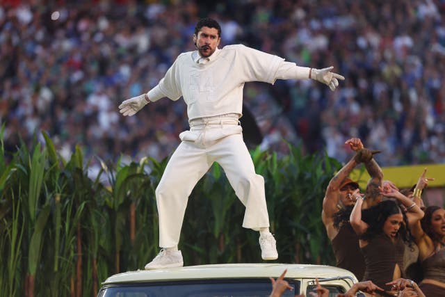 <p>The singer was joined by surprise guests including Lady Gaga and Ricky Martin during his 13-minute set</p>