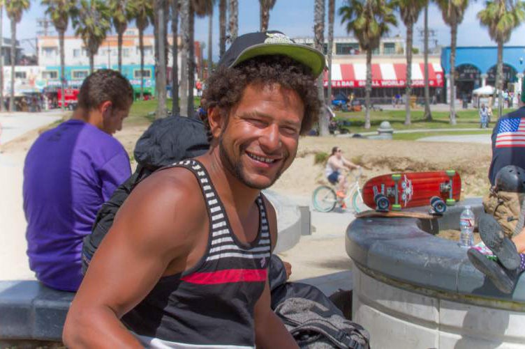 Glenn had been kicked out of a bar and when police arrived on the scene, he got into an argument with Proctor who threatened to shoot his dog