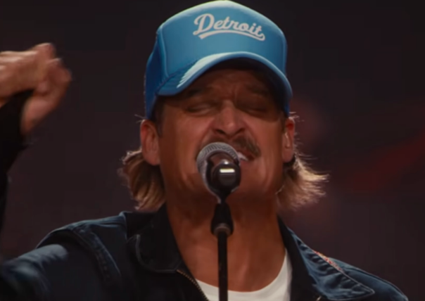 Kid Rock appeared to mime his way through 1999 hit ‘Bawitdaba’